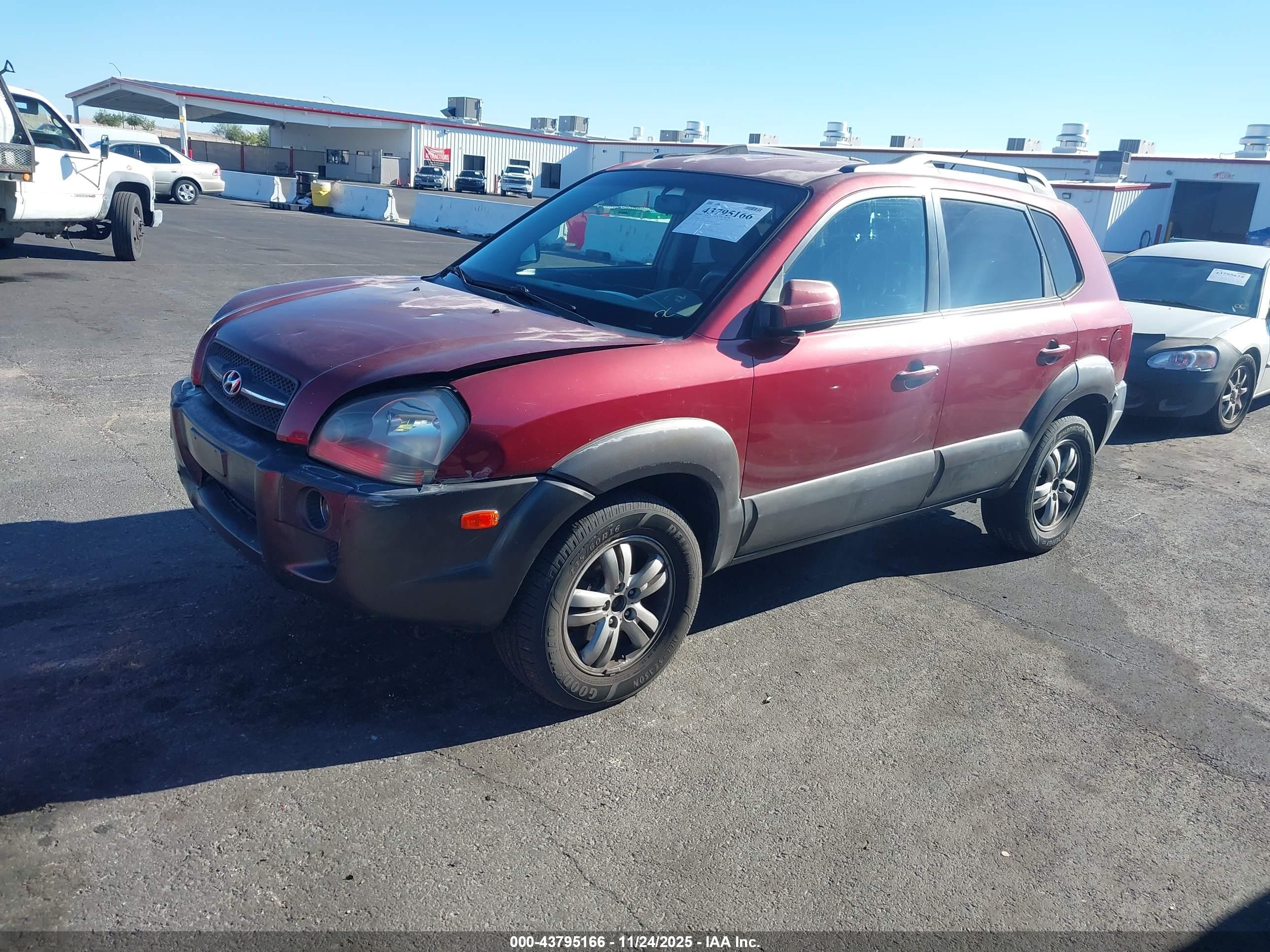 HYUNDAI TUCSON image 2
