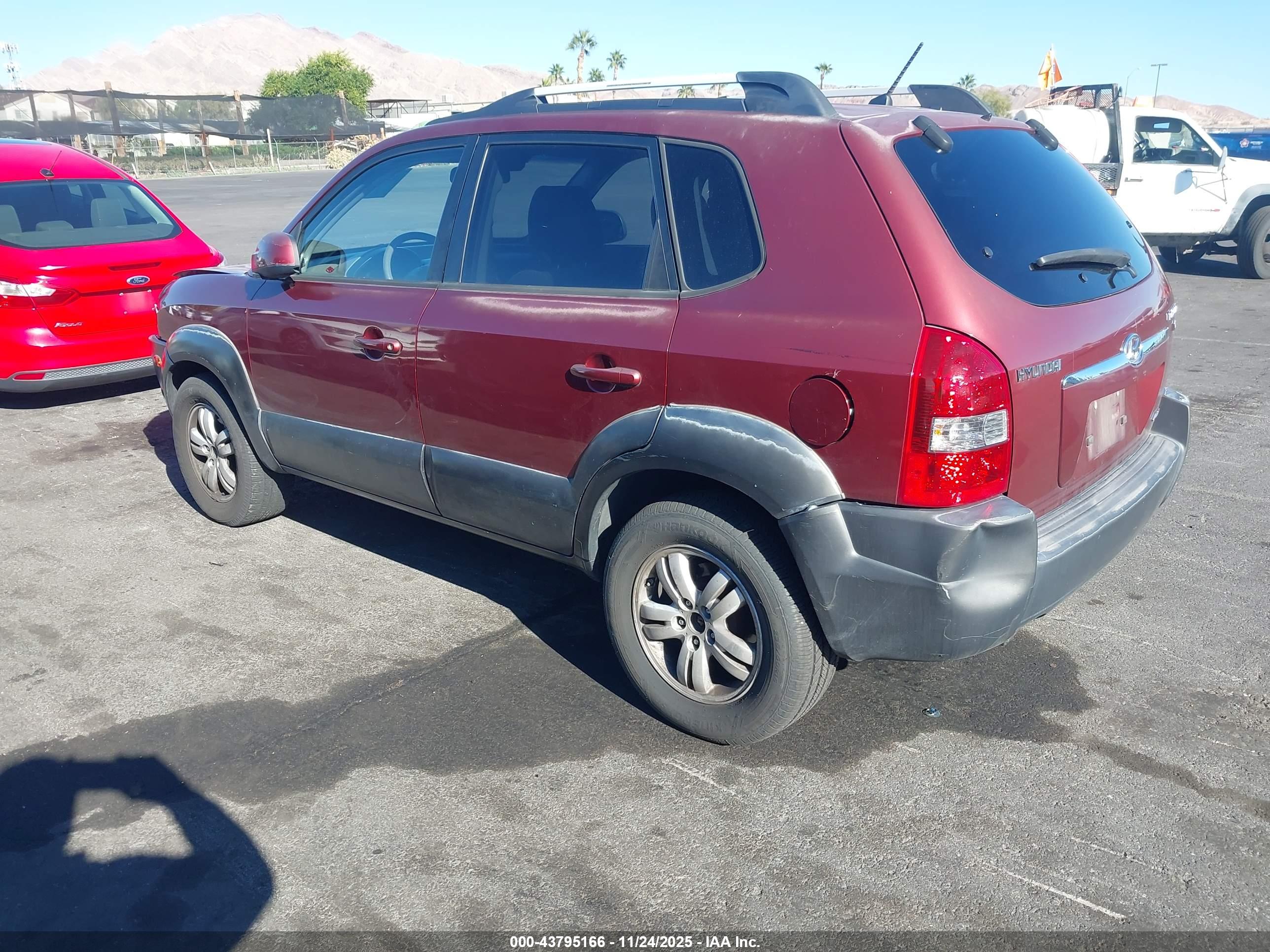 HYUNDAI TUCSON image 3