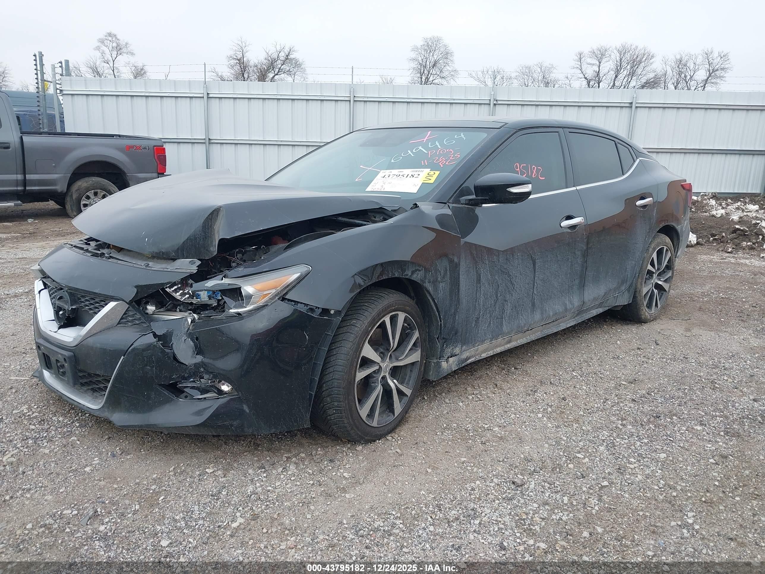 NISSAN MAXIMA image 2