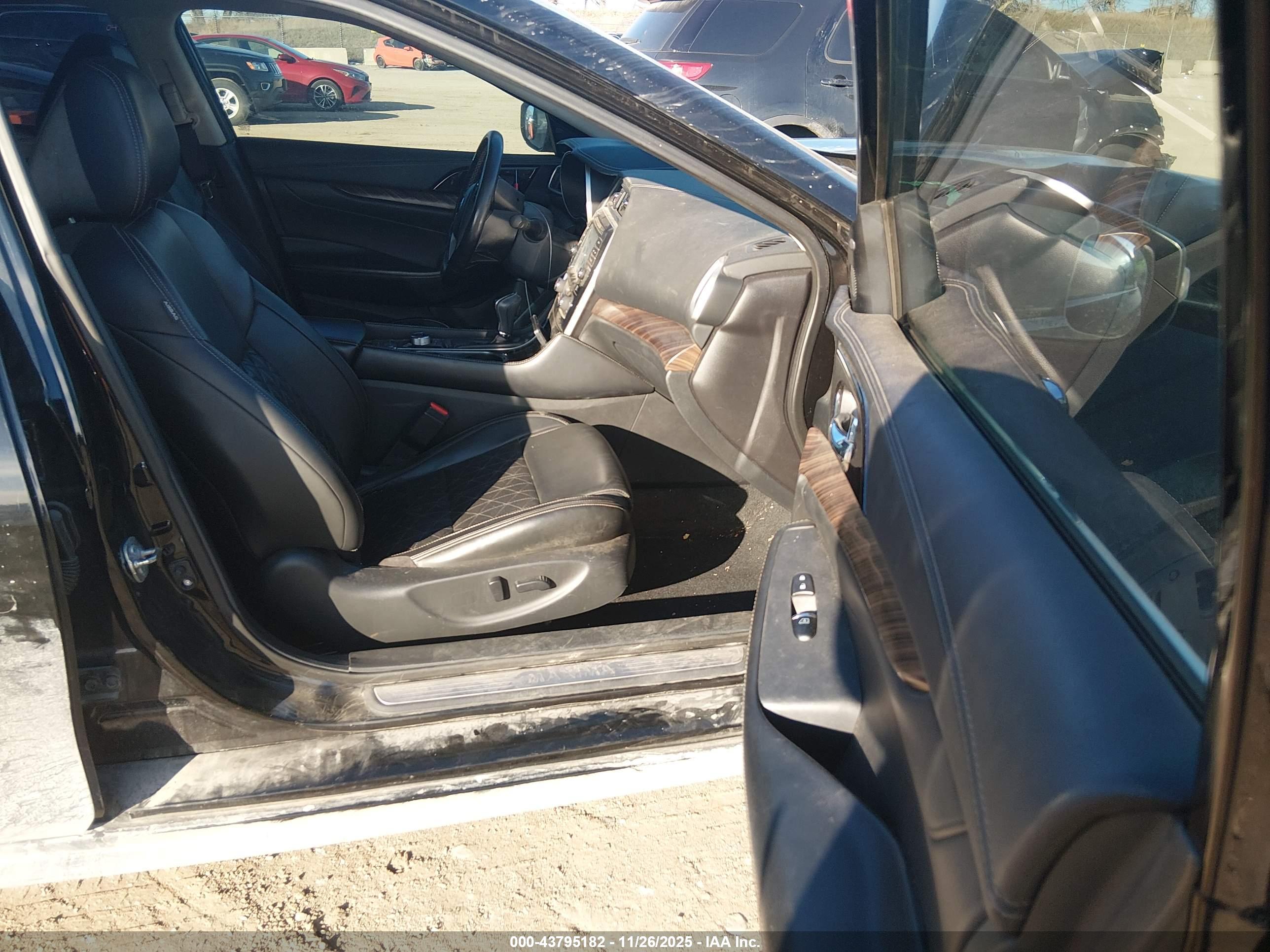 NISSAN MAXIMA image 5