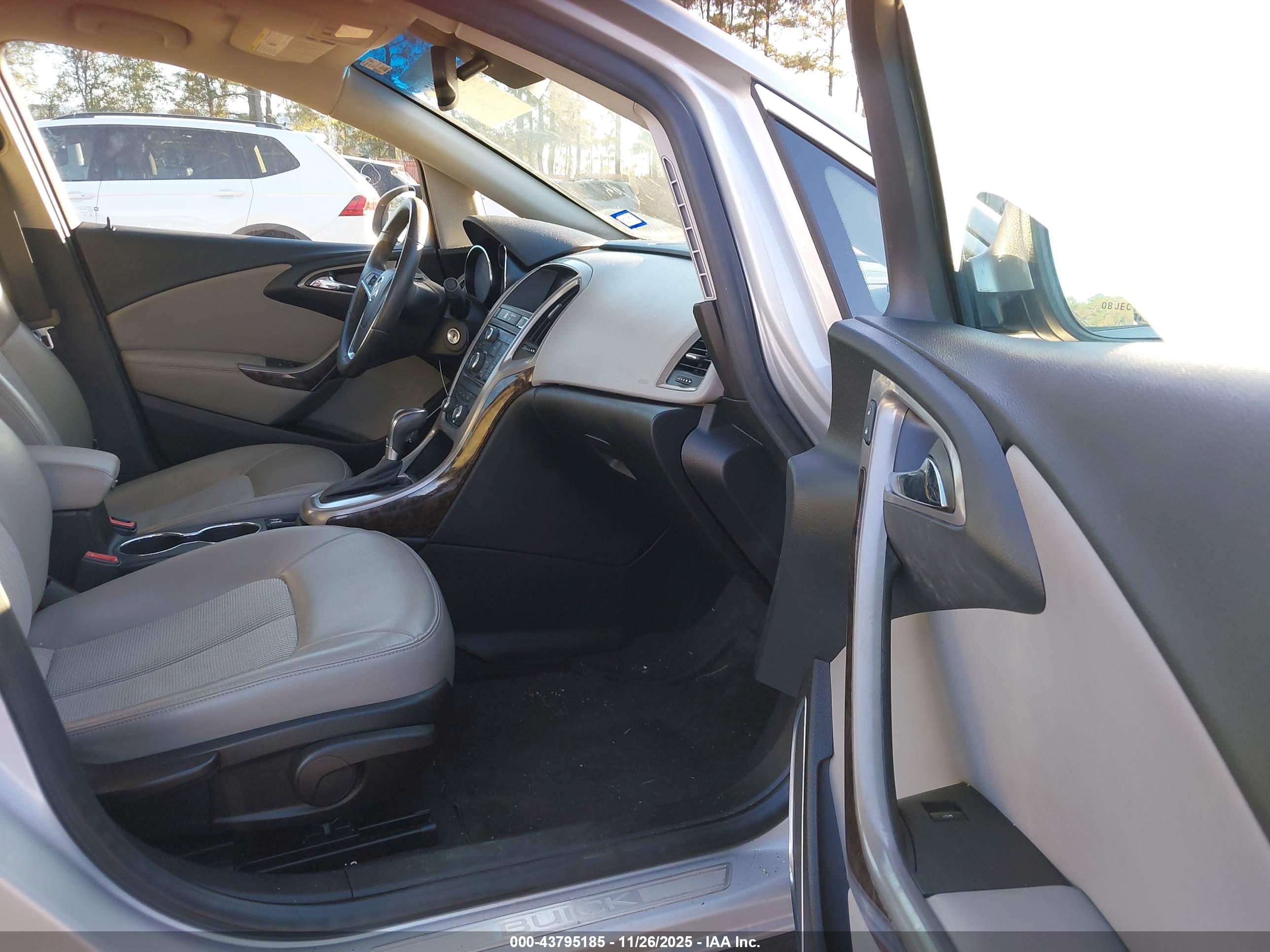 BUICK VERANO image 5