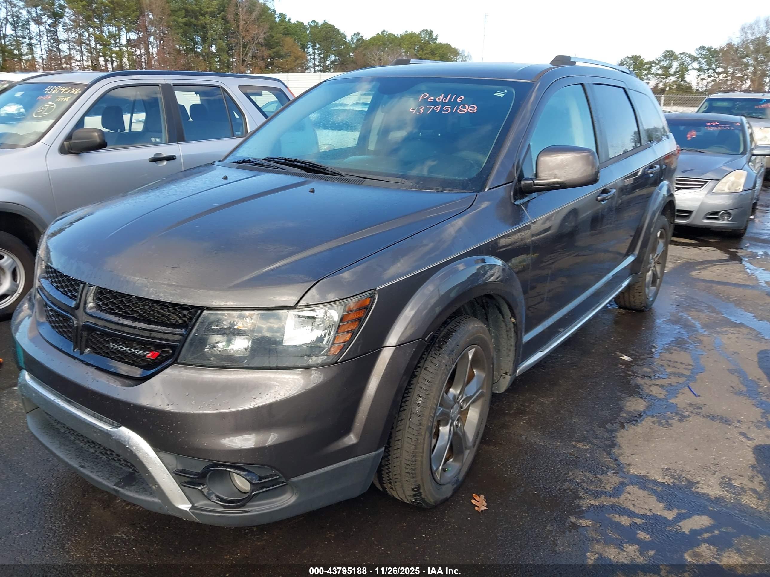 DODGE JOURNEY image 2