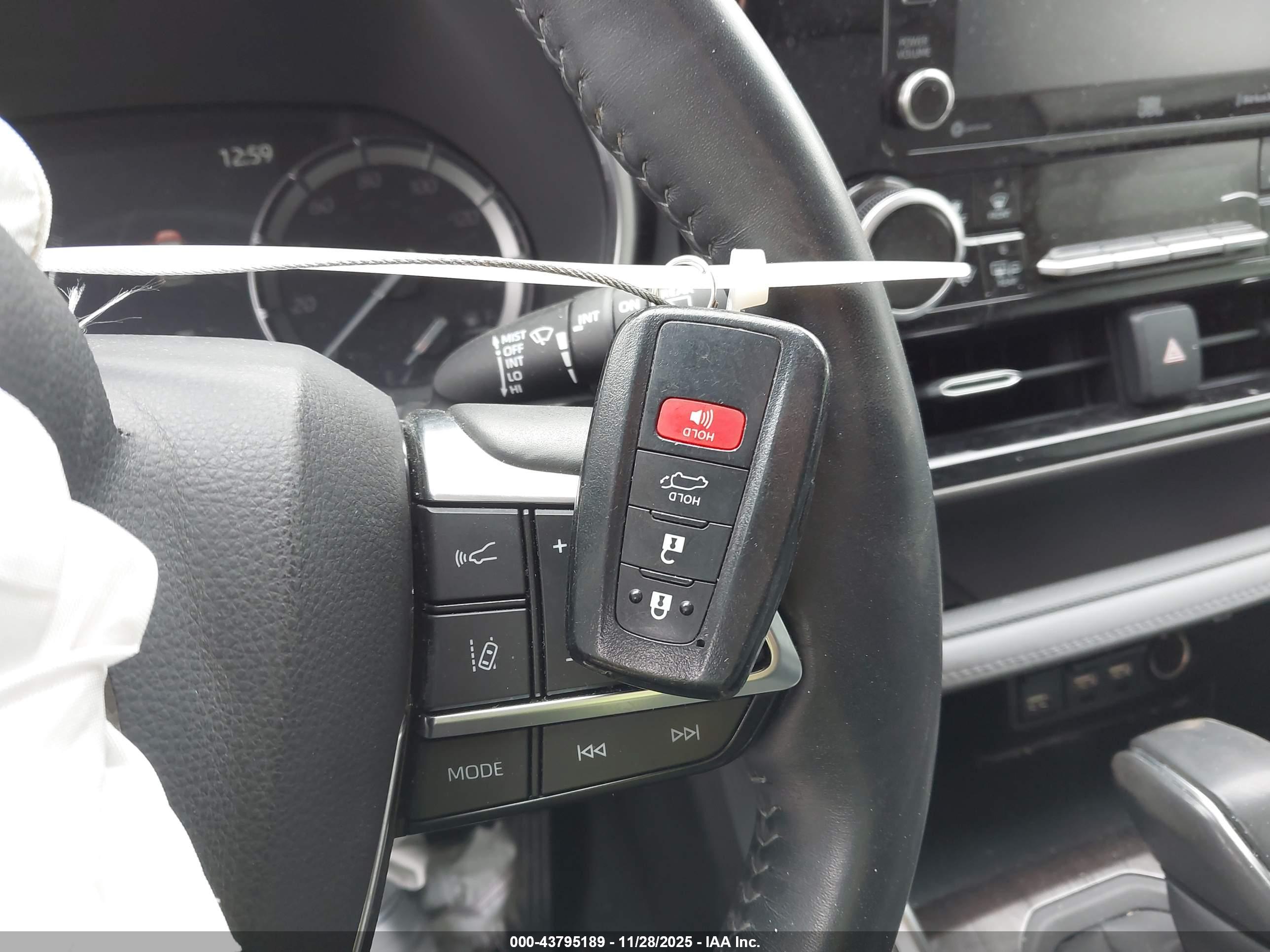 TOYOTA HIGHLANDER image 11