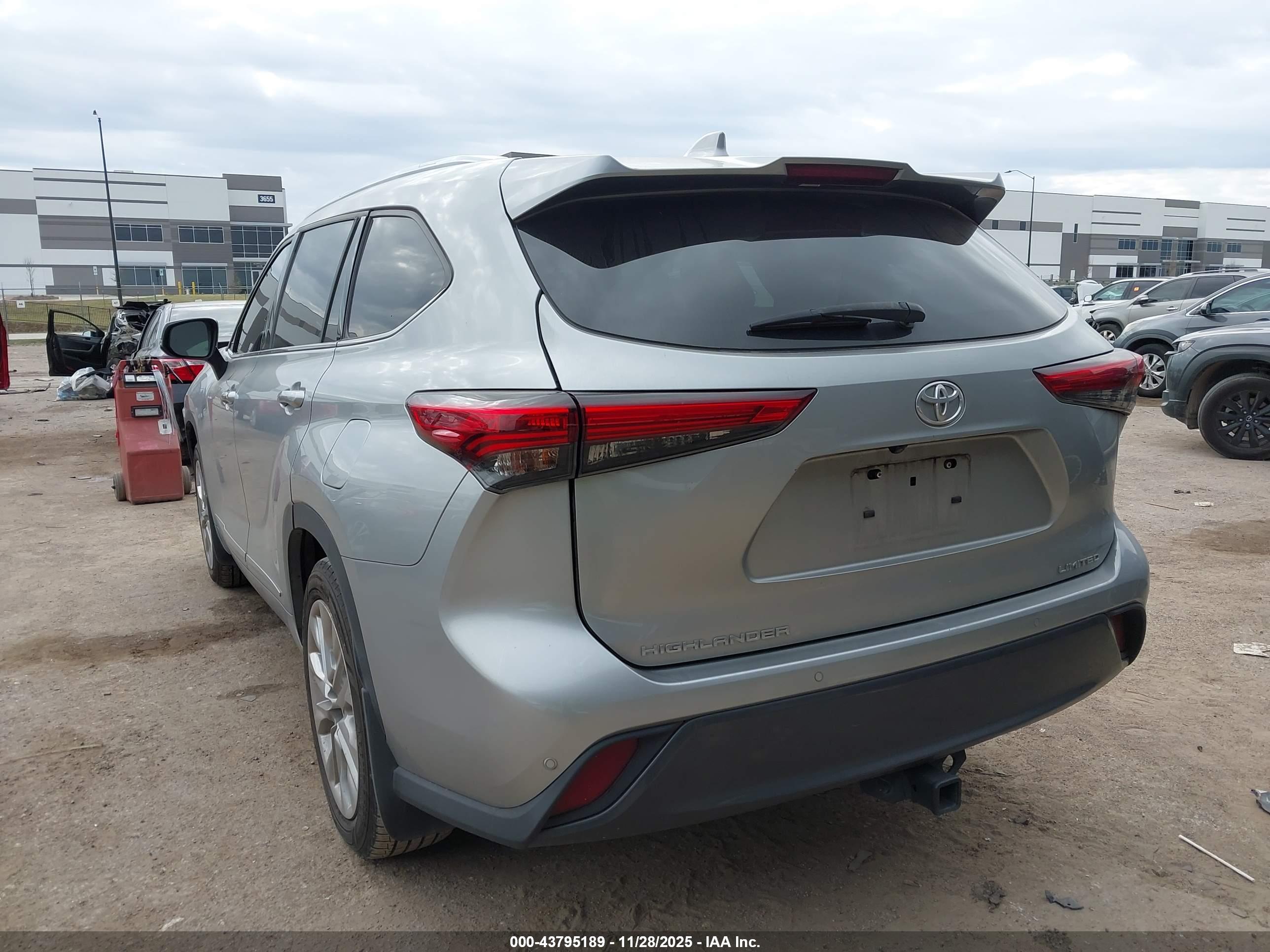 TOYOTA HIGHLANDER image 3