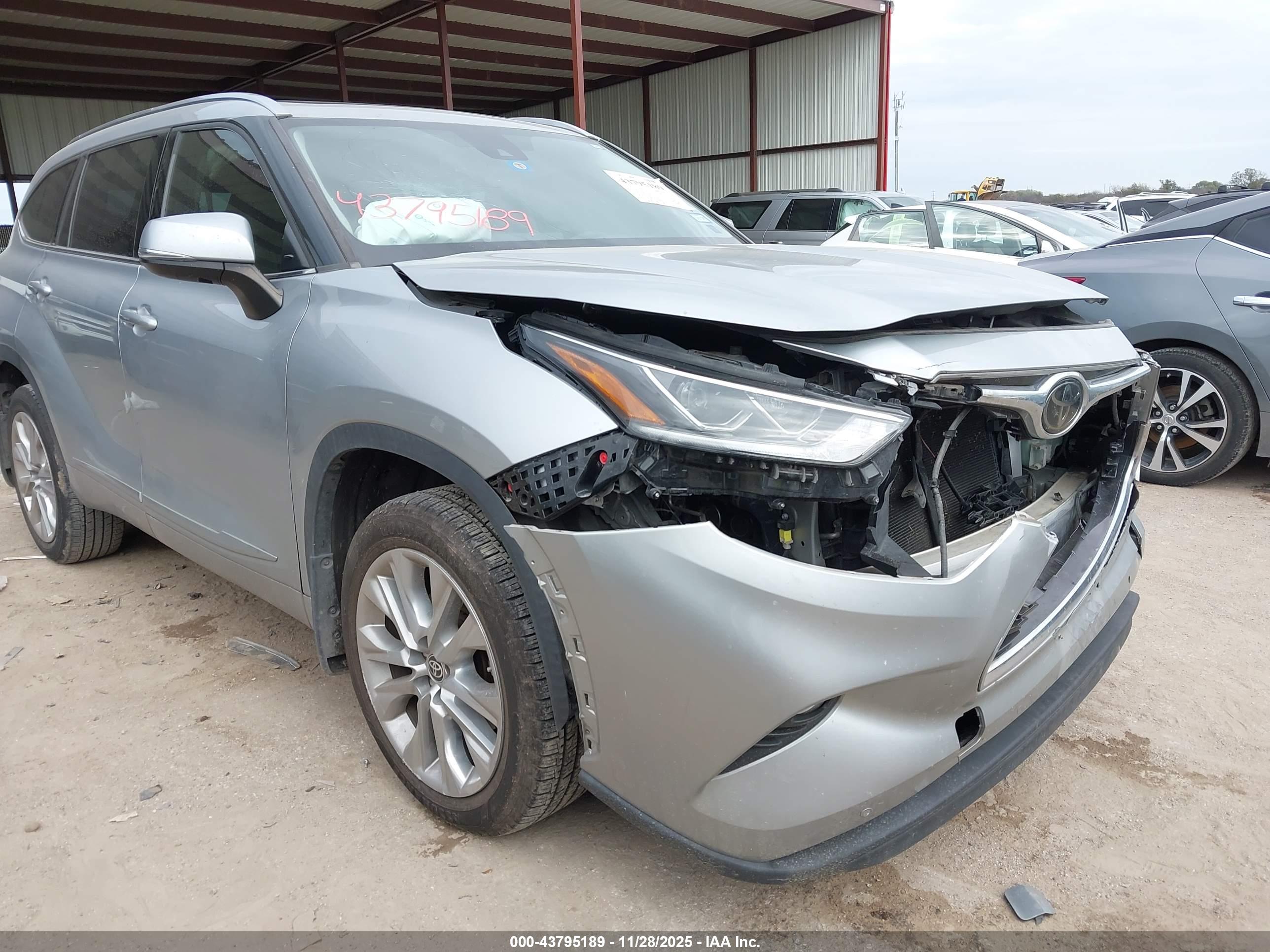 TOYOTA HIGHLANDER image 6