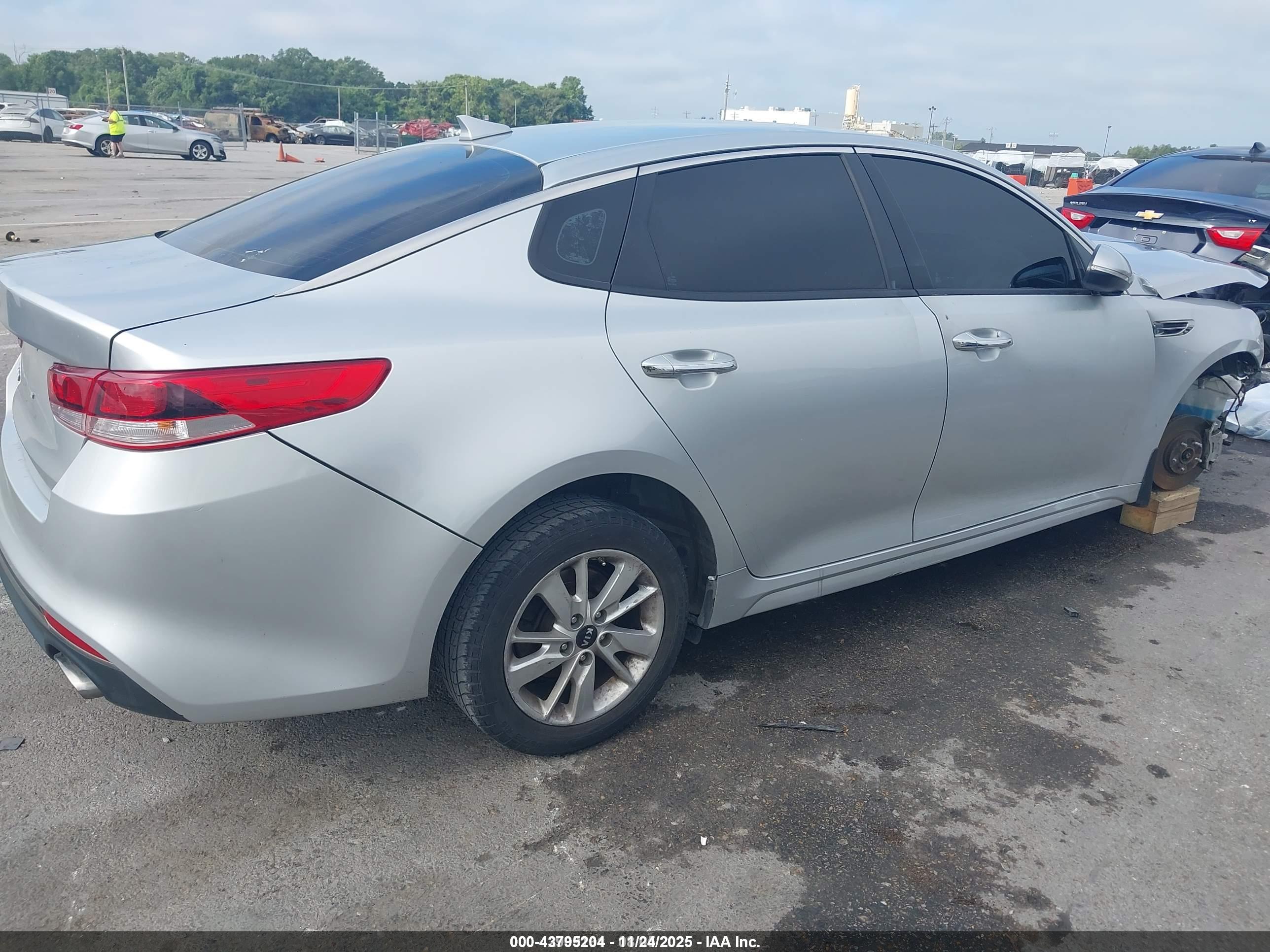 KIA OPTIMA image 4