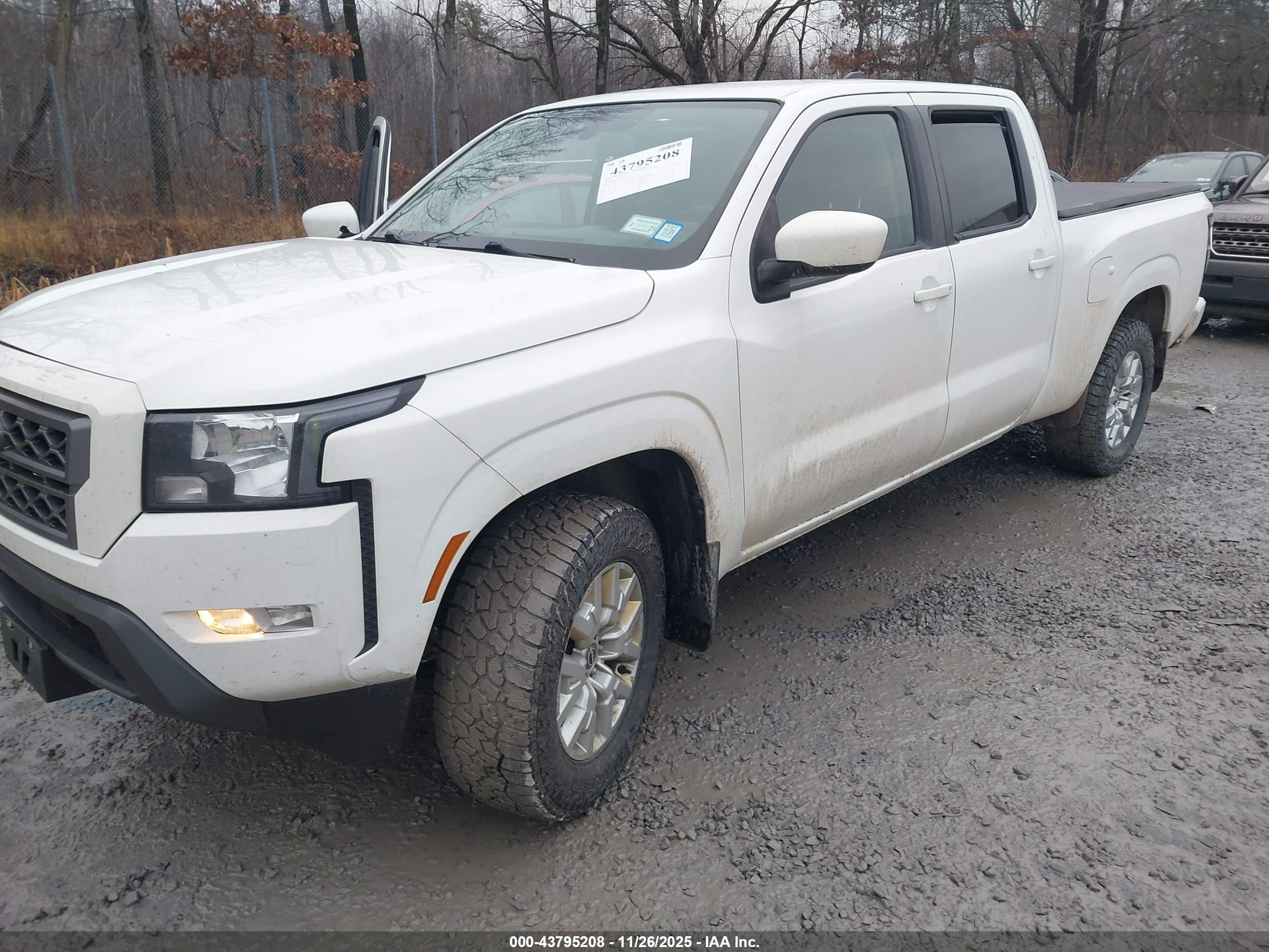 NISSAN FRONTIER image 2