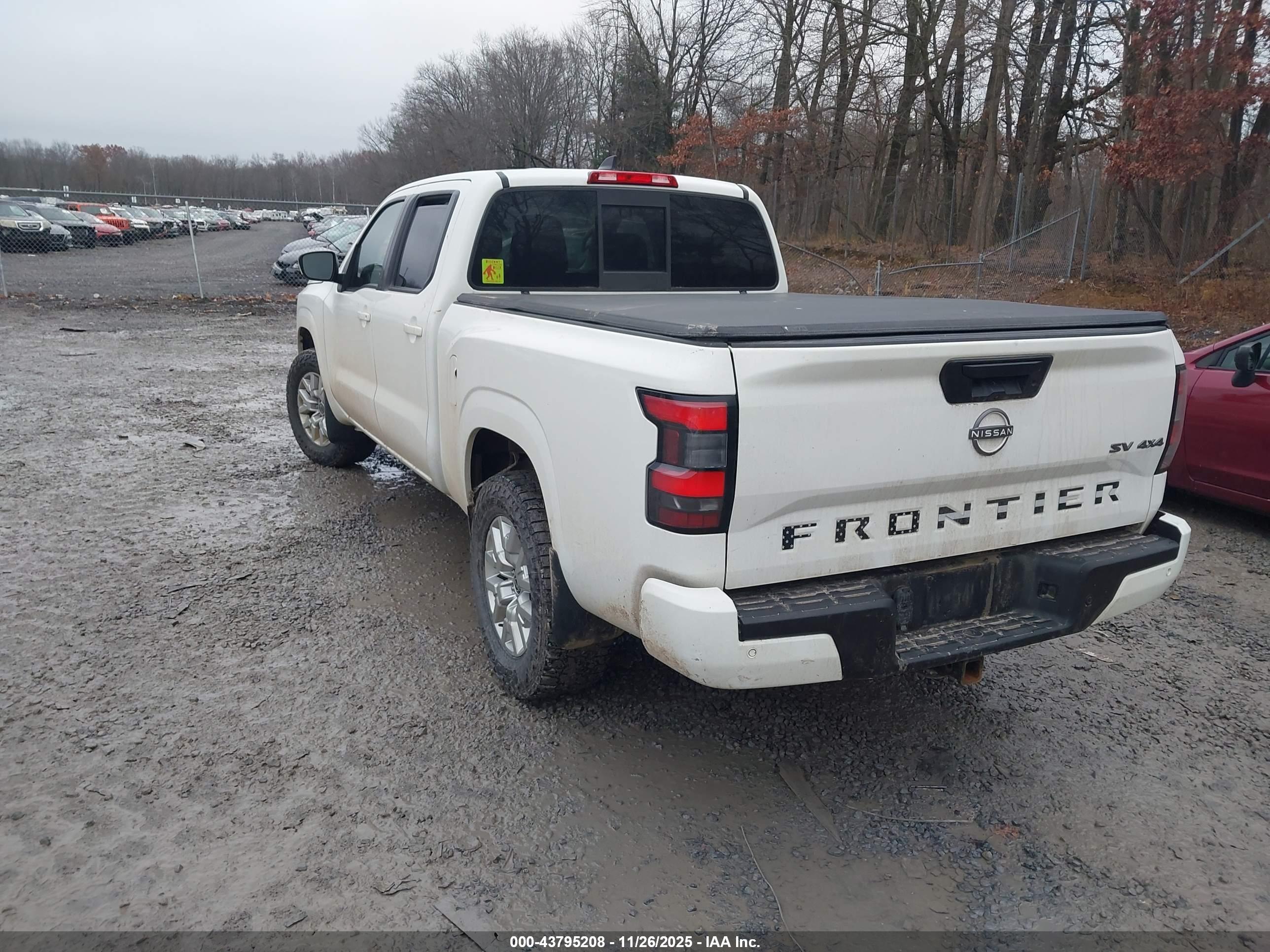 NISSAN FRONTIER image 3