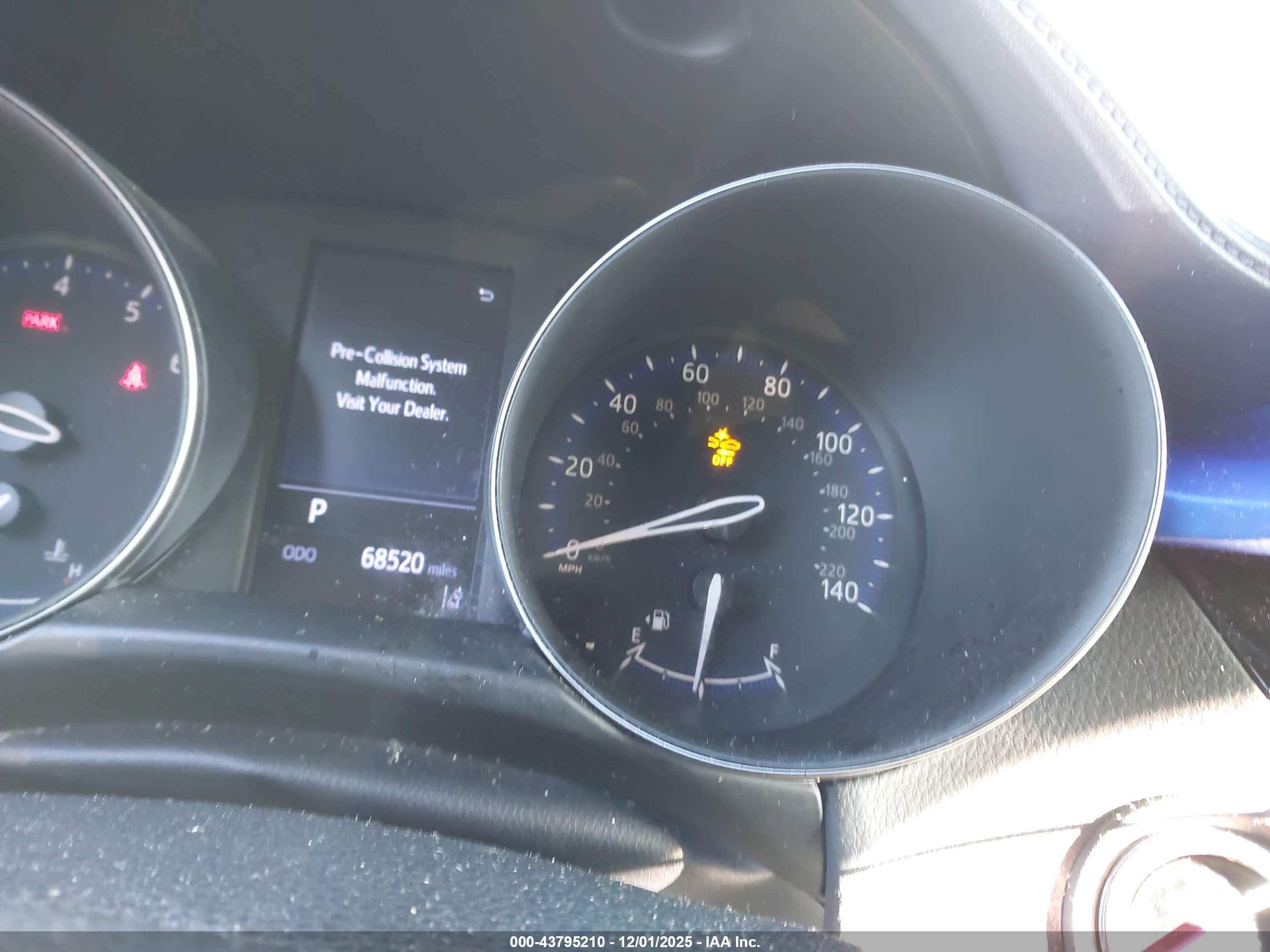 TOYOTA C-HR image 7