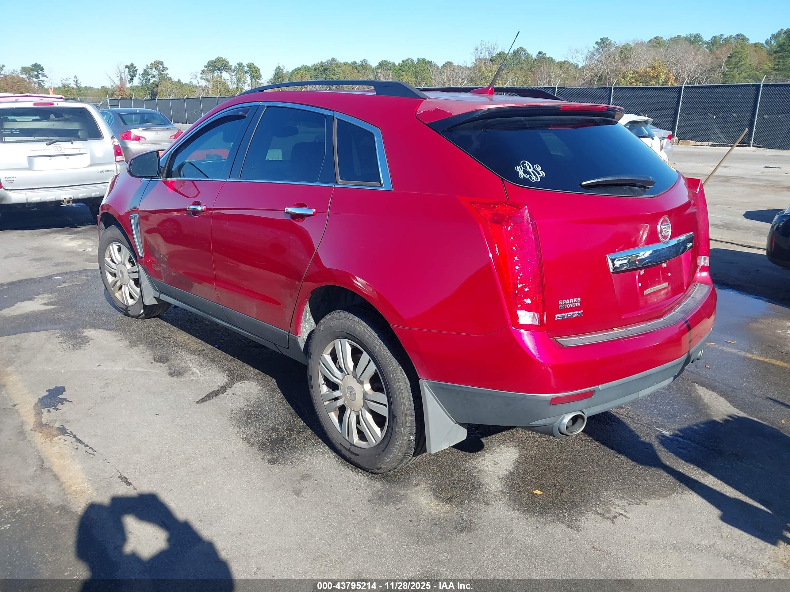 CADILLAC SRX image 3