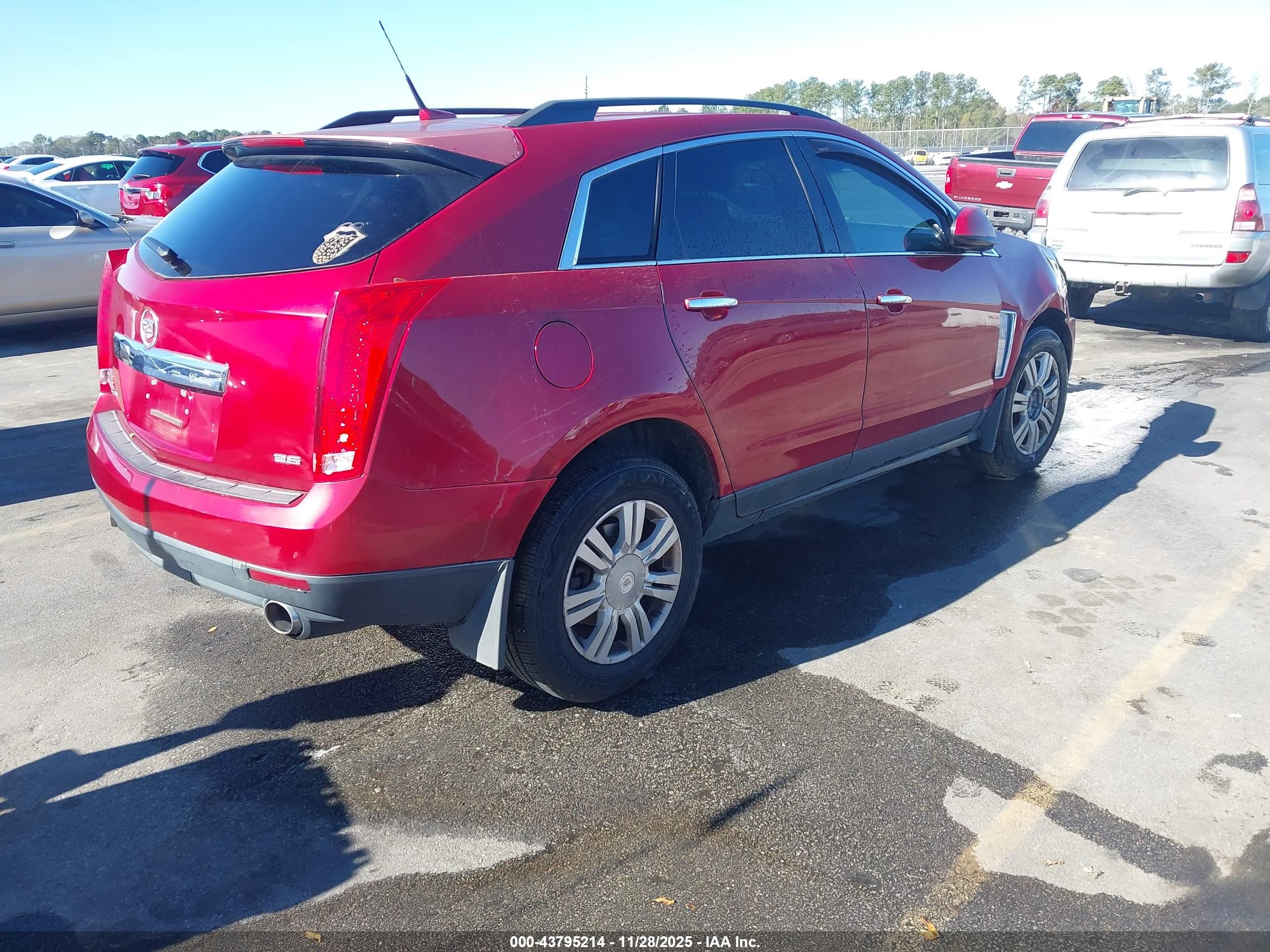 CADILLAC SRX image 4