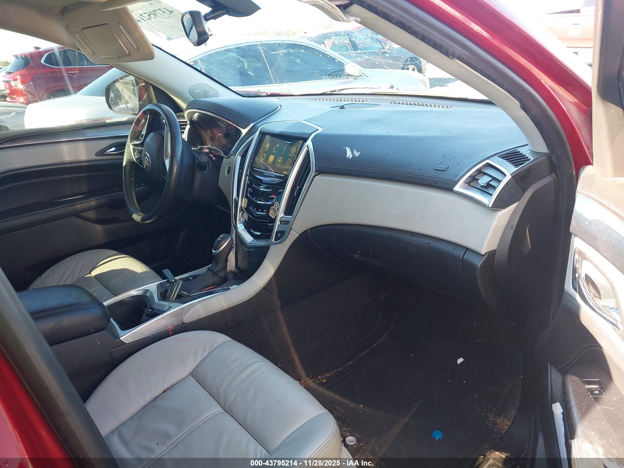 CADILLAC SRX image 5