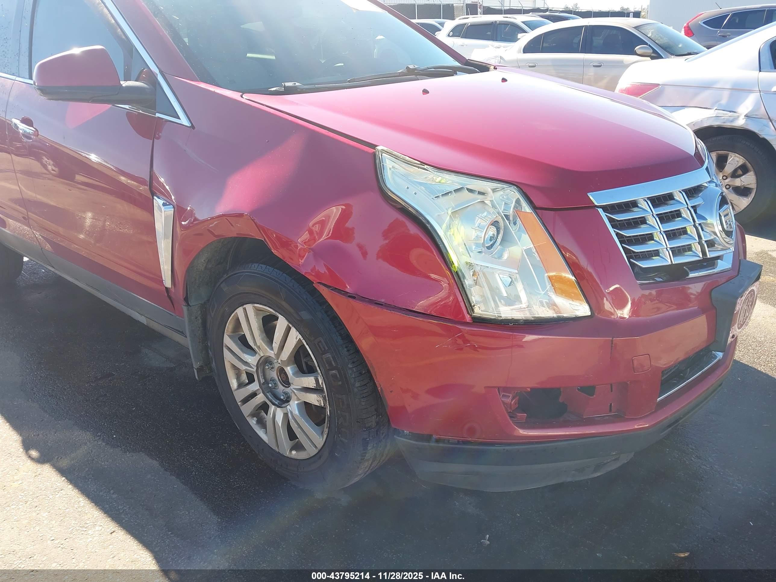 CADILLAC SRX image 6