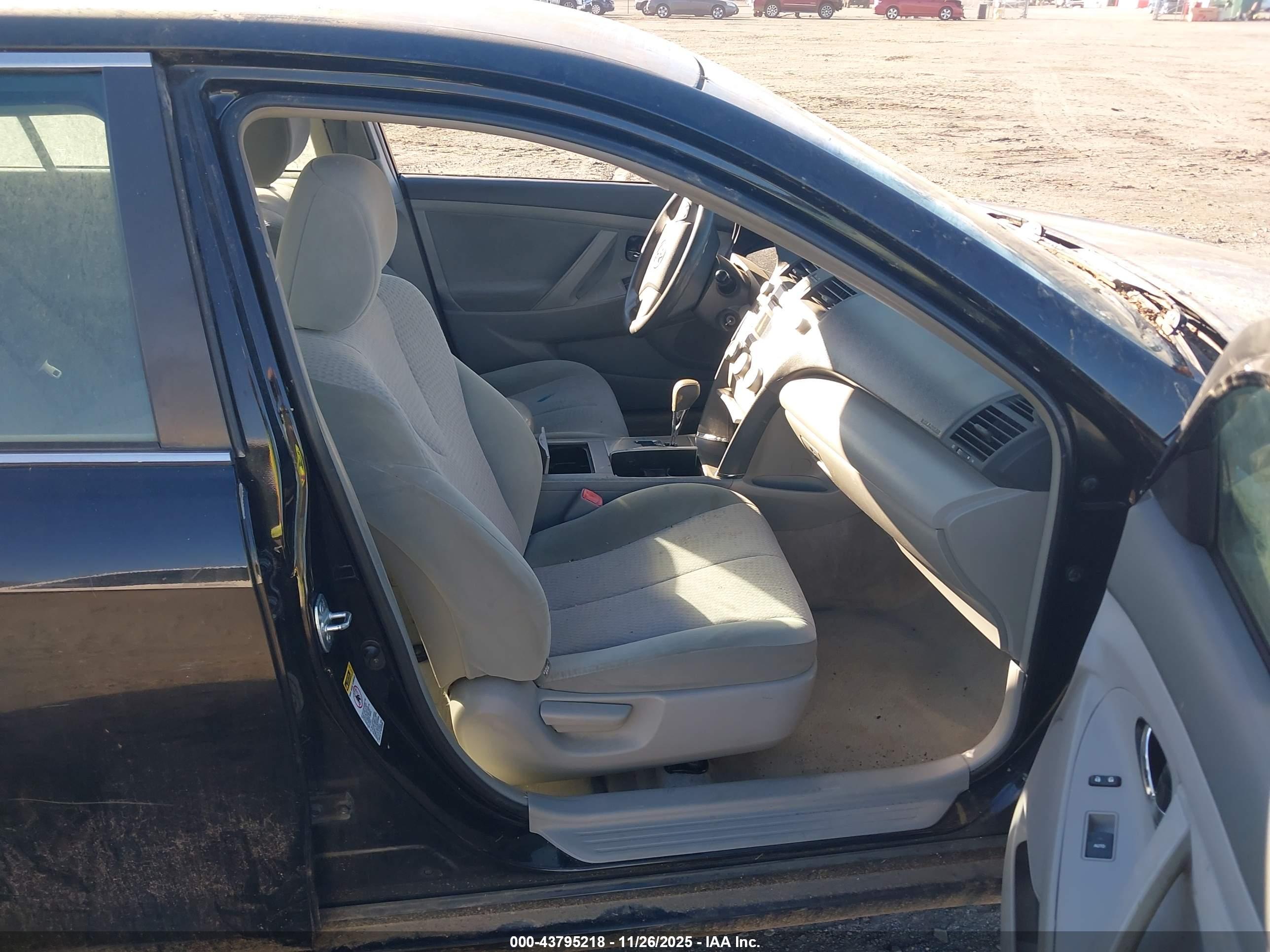 TOYOTA CAMRY image 5