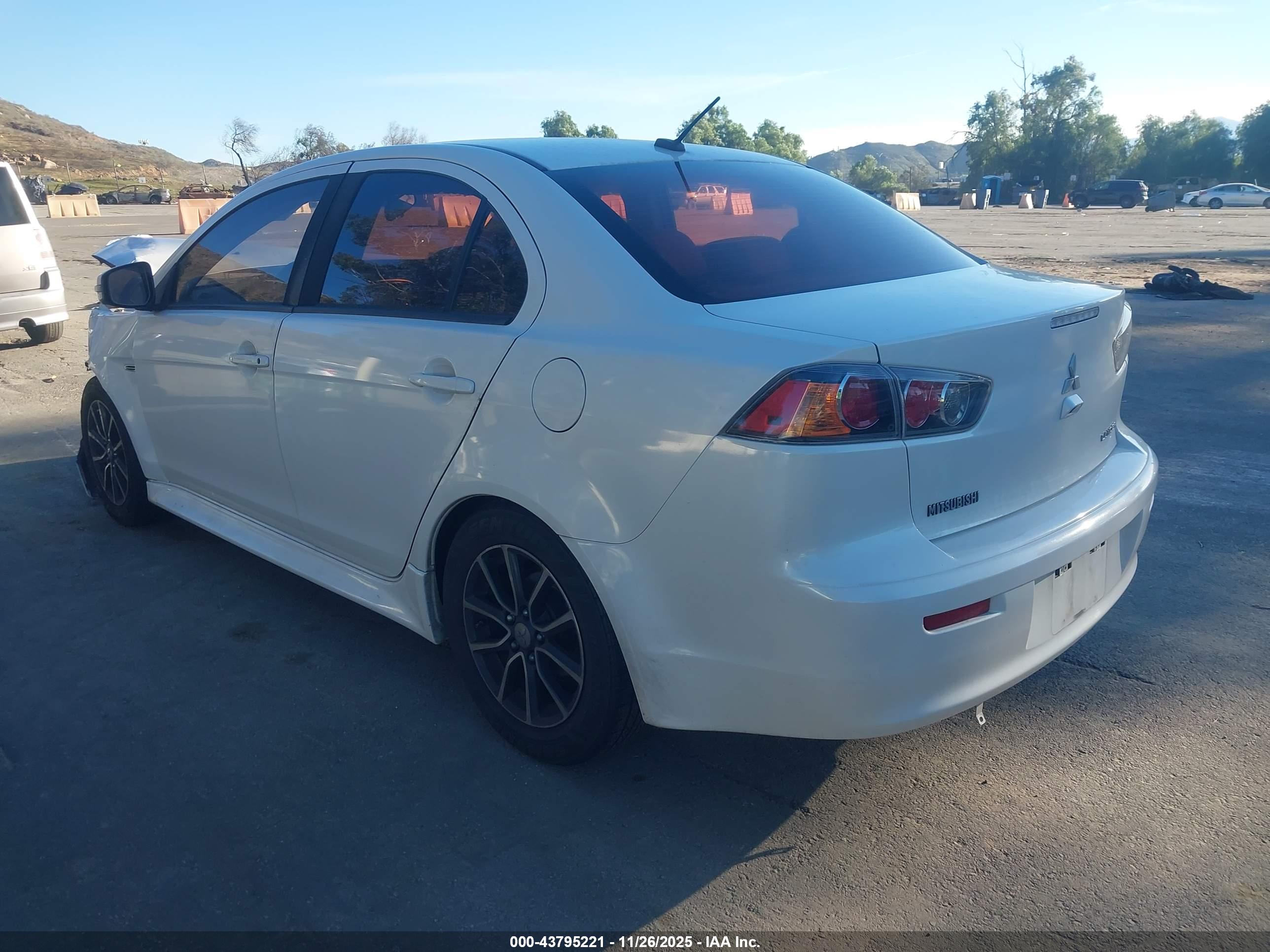 MITSUBISHI LANCER image 3