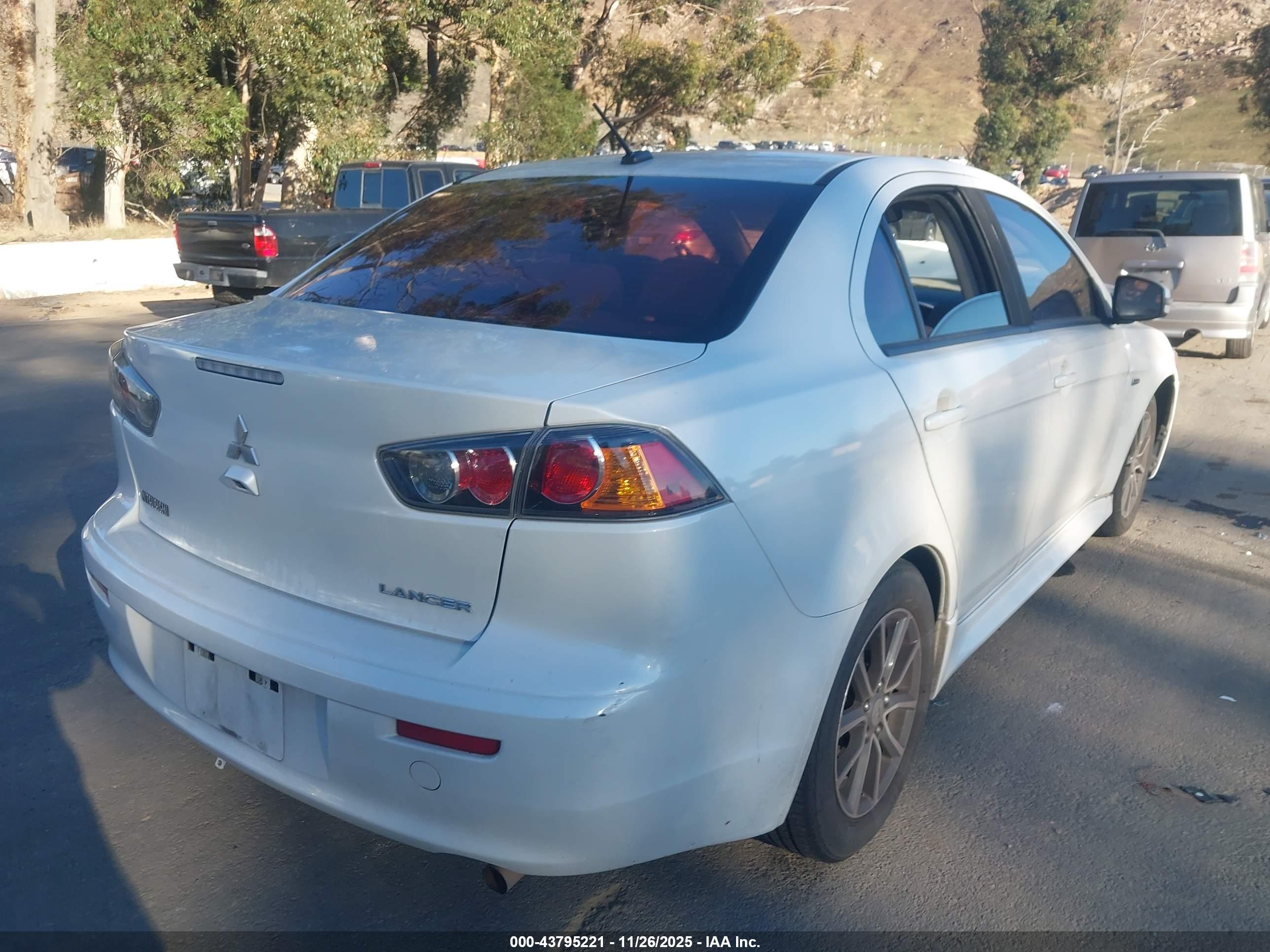 MITSUBISHI LANCER image 4