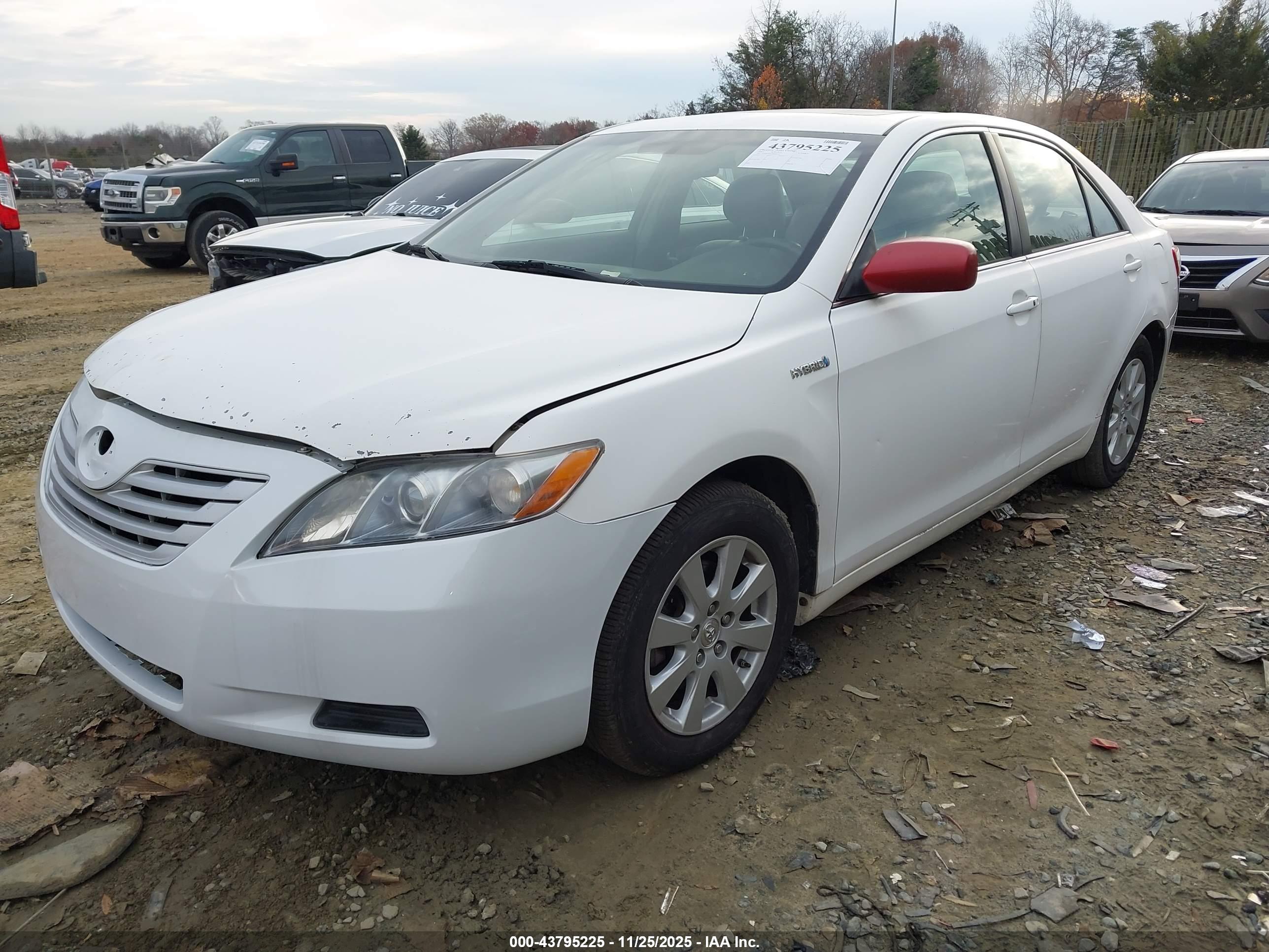 TOYOTA CAMRY image 2