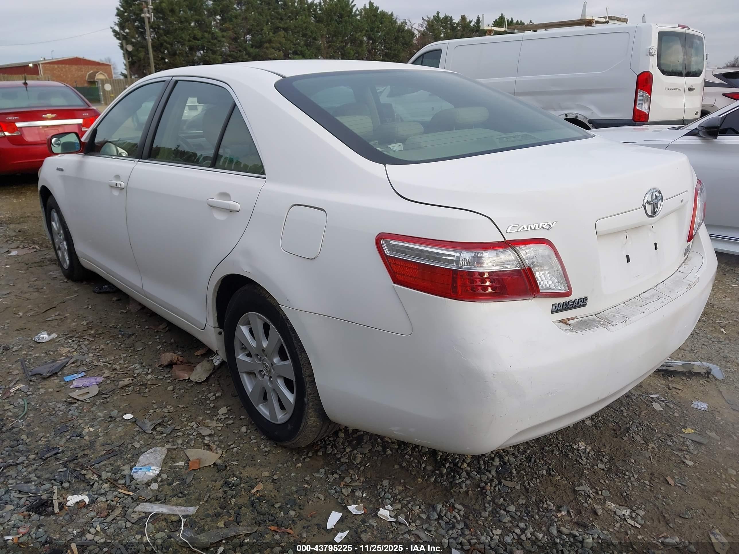 TOYOTA CAMRY image 3