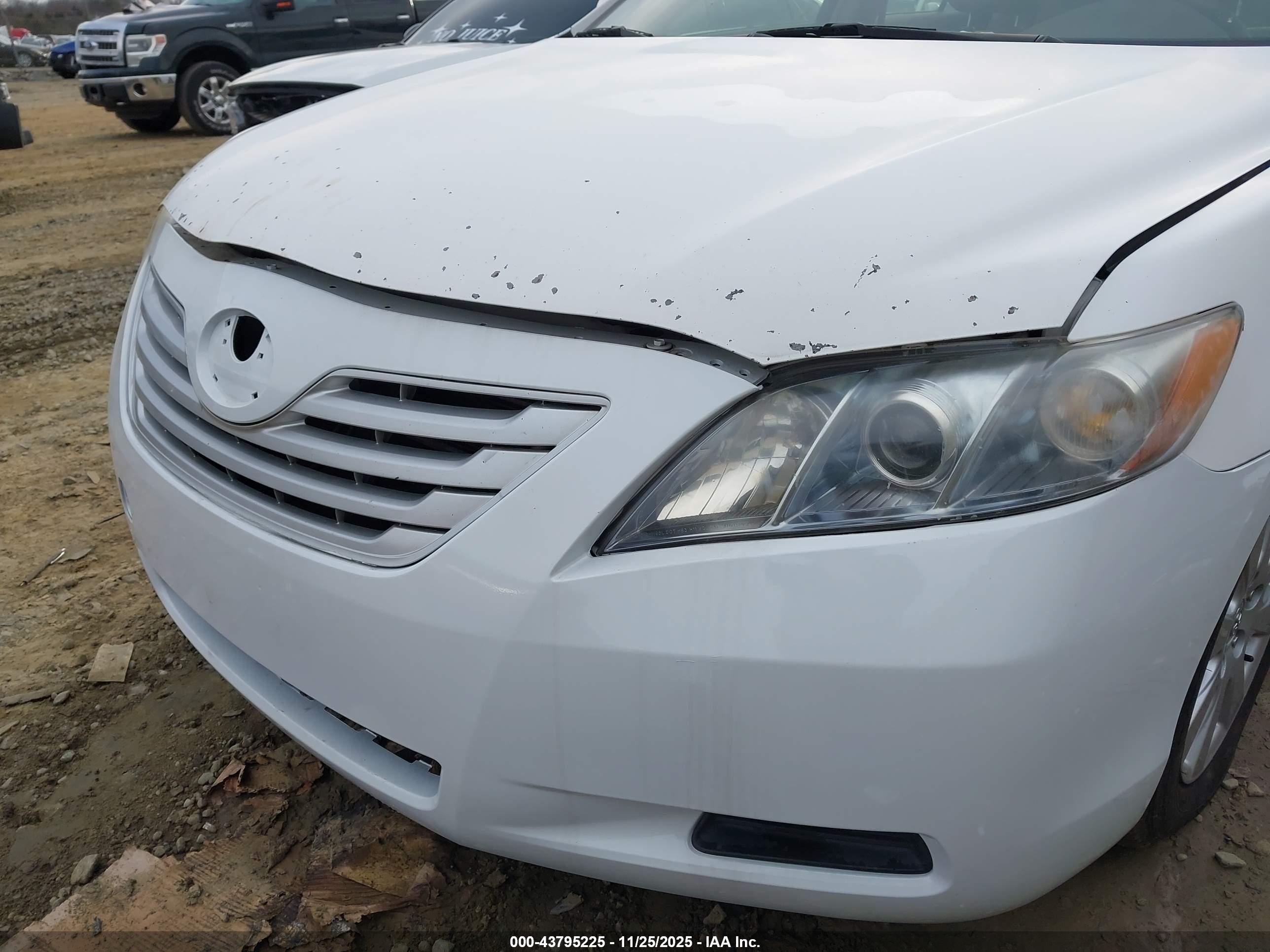 TOYOTA CAMRY image 6