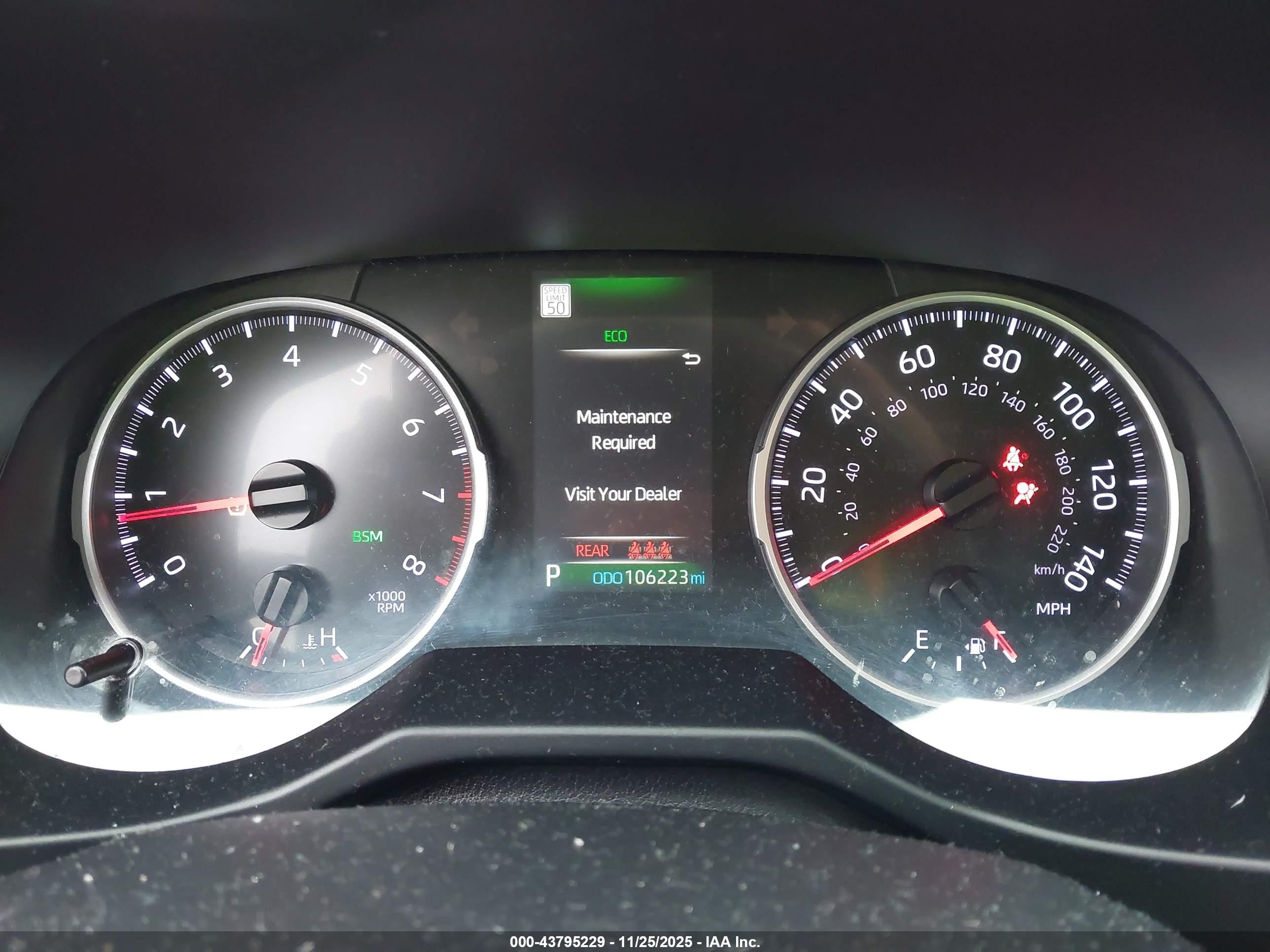 TOYOTA RAV4 image 7