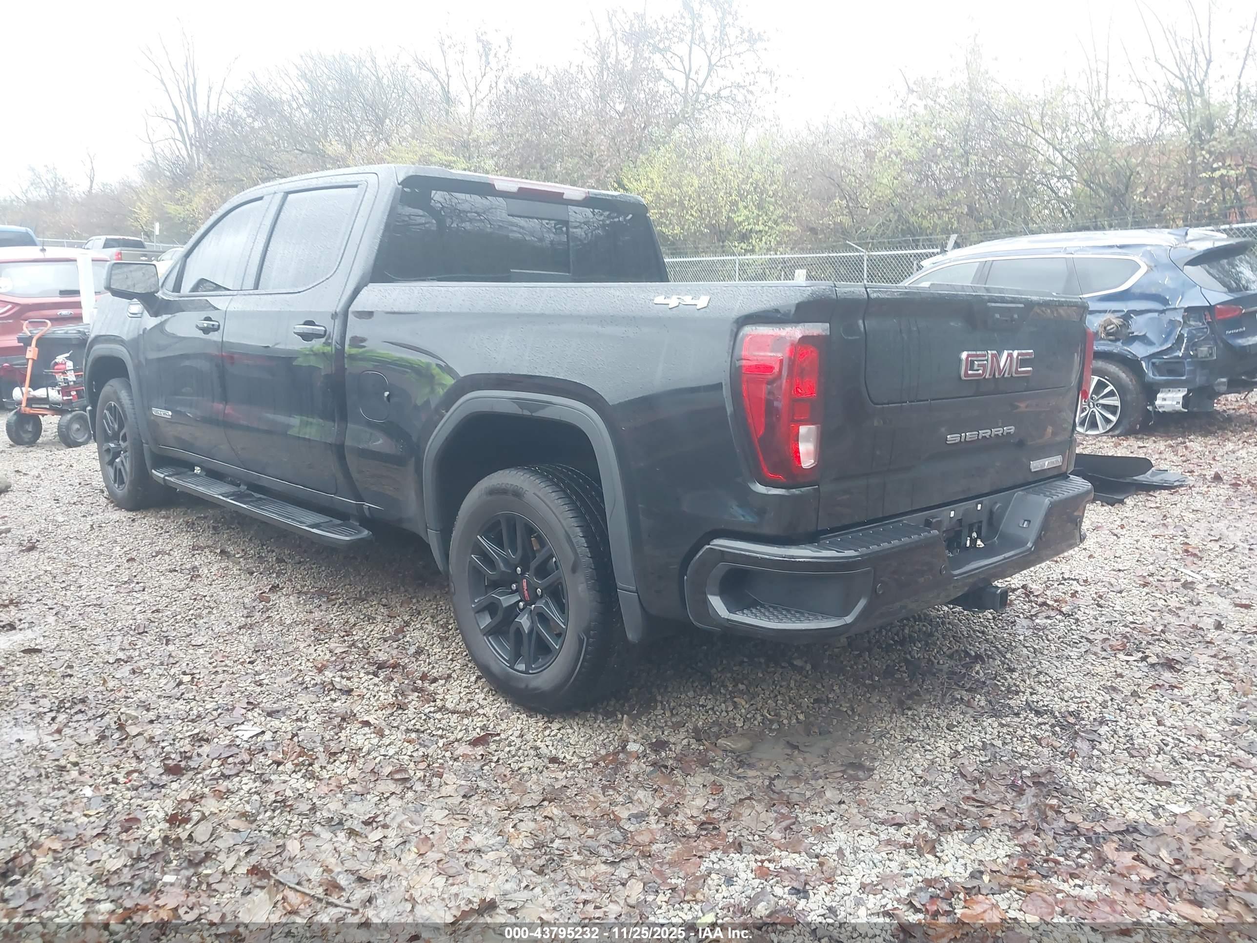 GMC SIERRA image 3