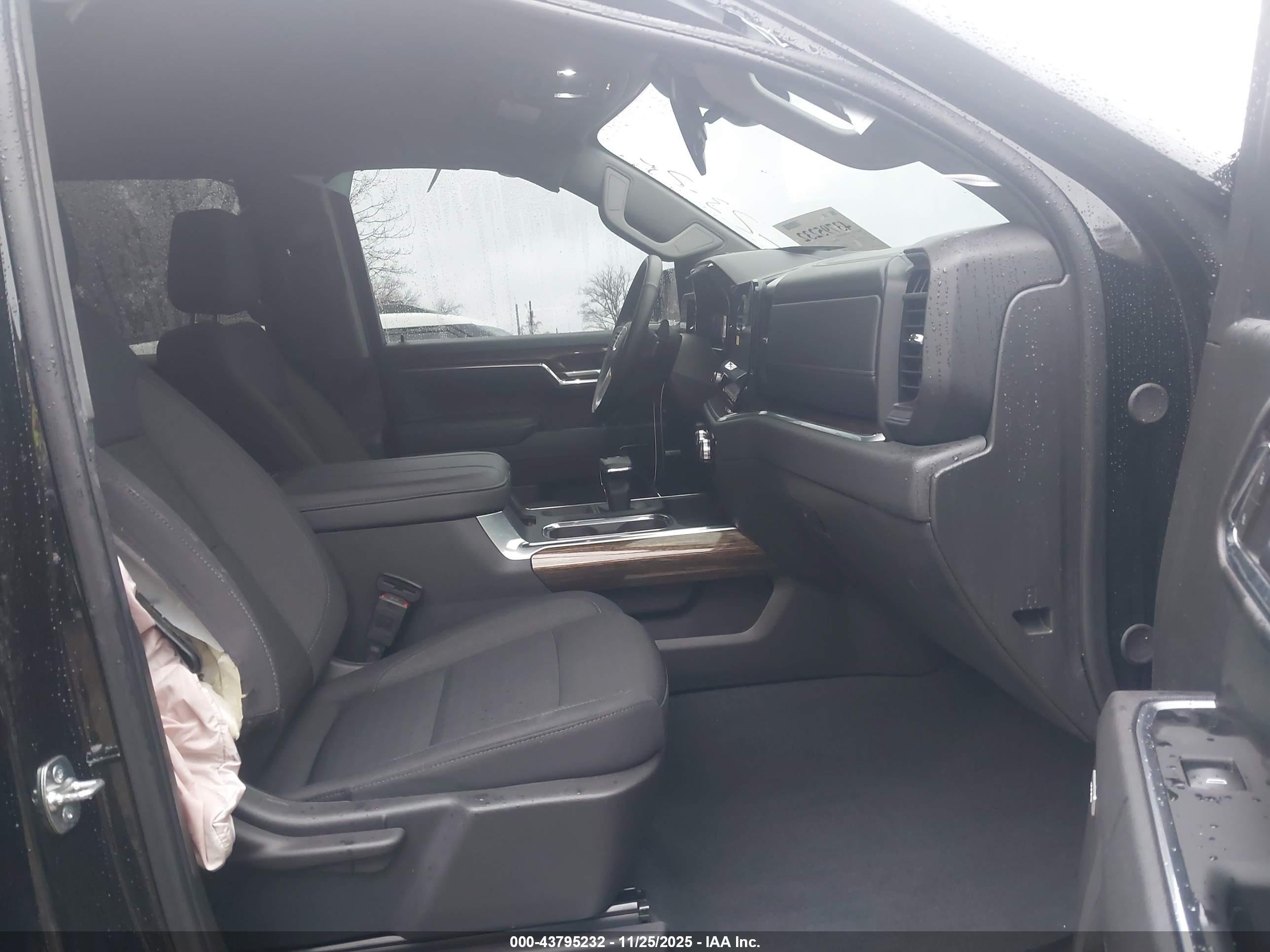 GMC SIERRA image 5