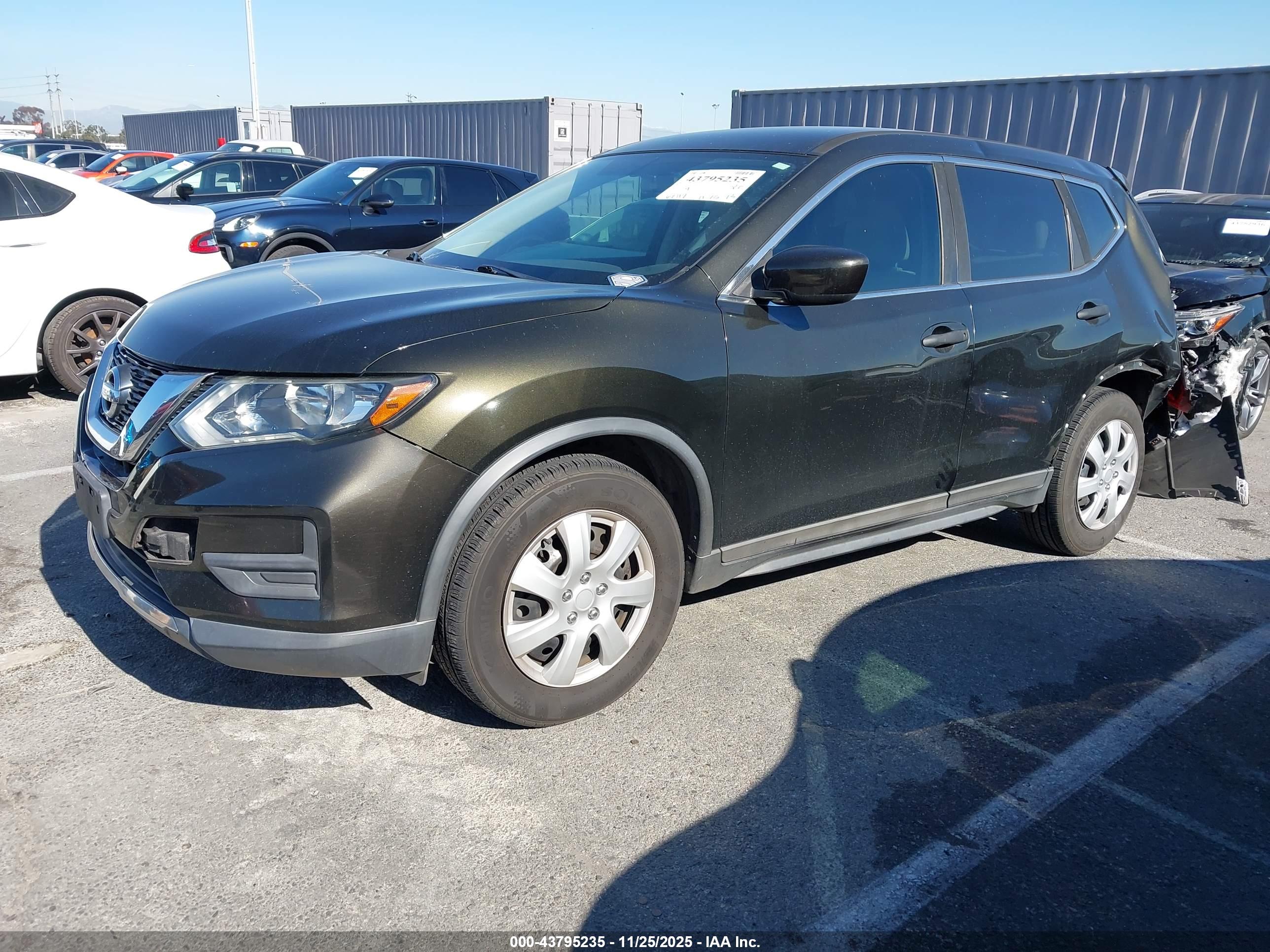 NISSAN ROGUE image 2