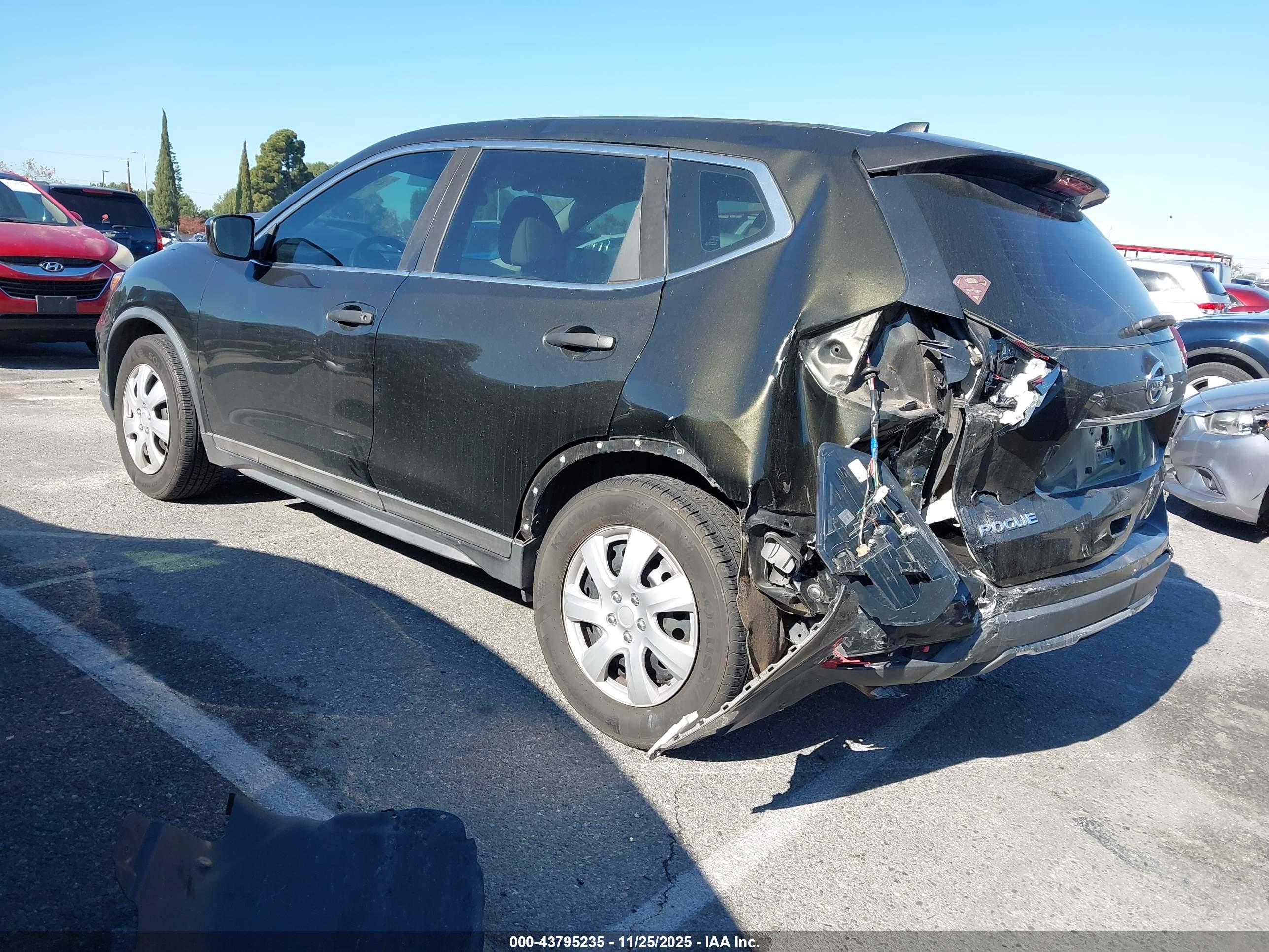 NISSAN ROGUE image 3
