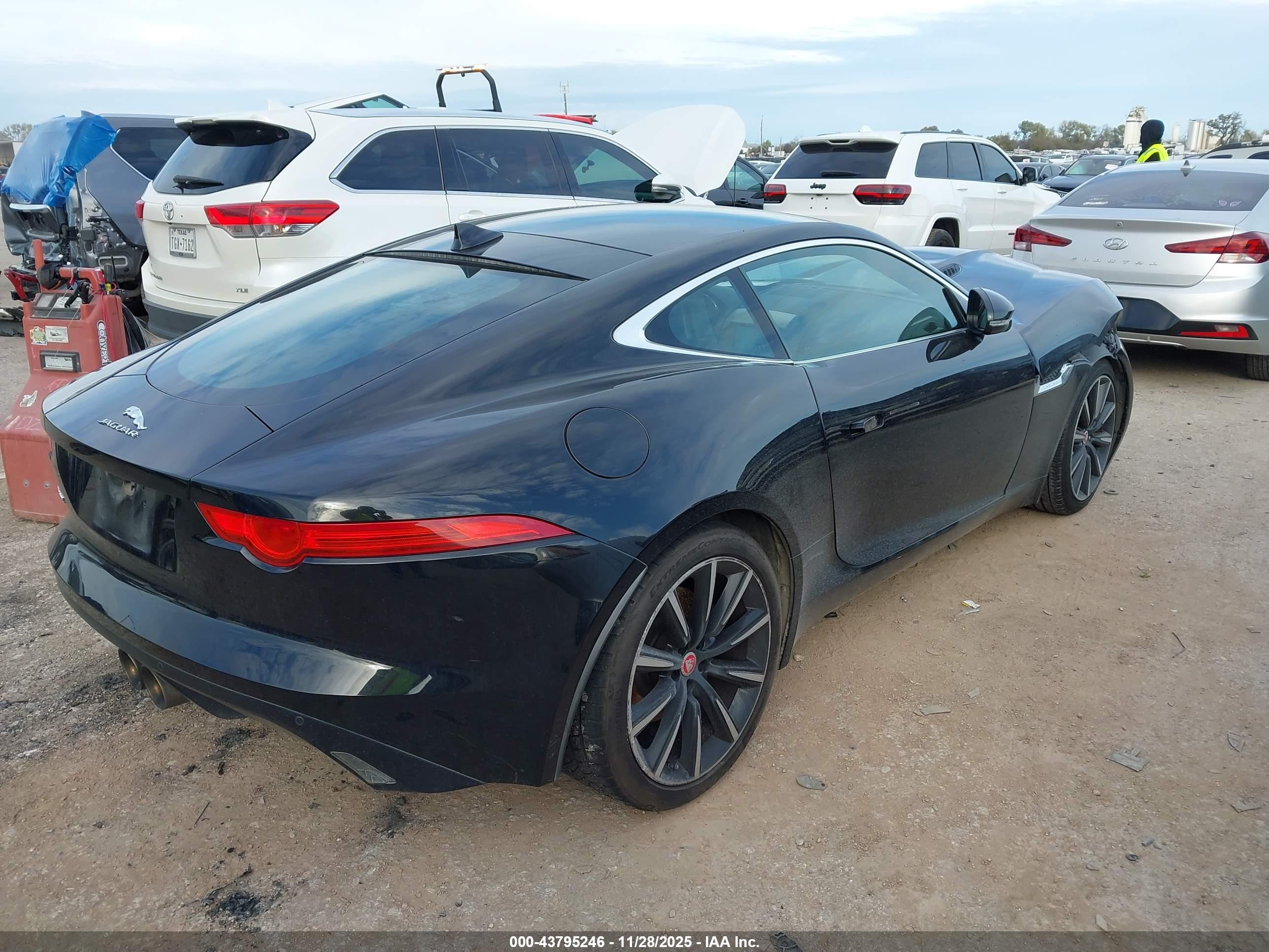 JAGUAR F-TYPE image 4