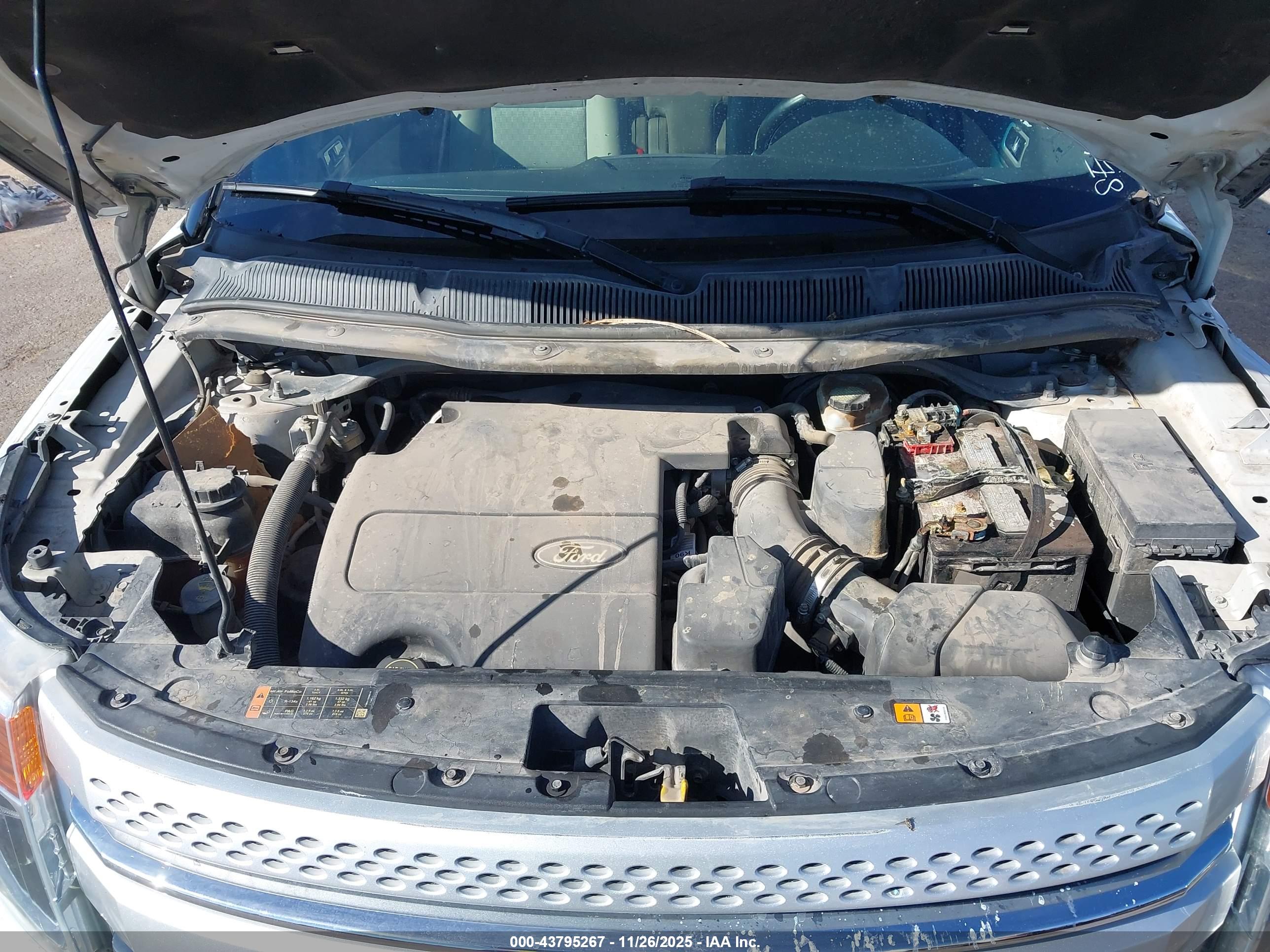 FORD EXPLORER image 10