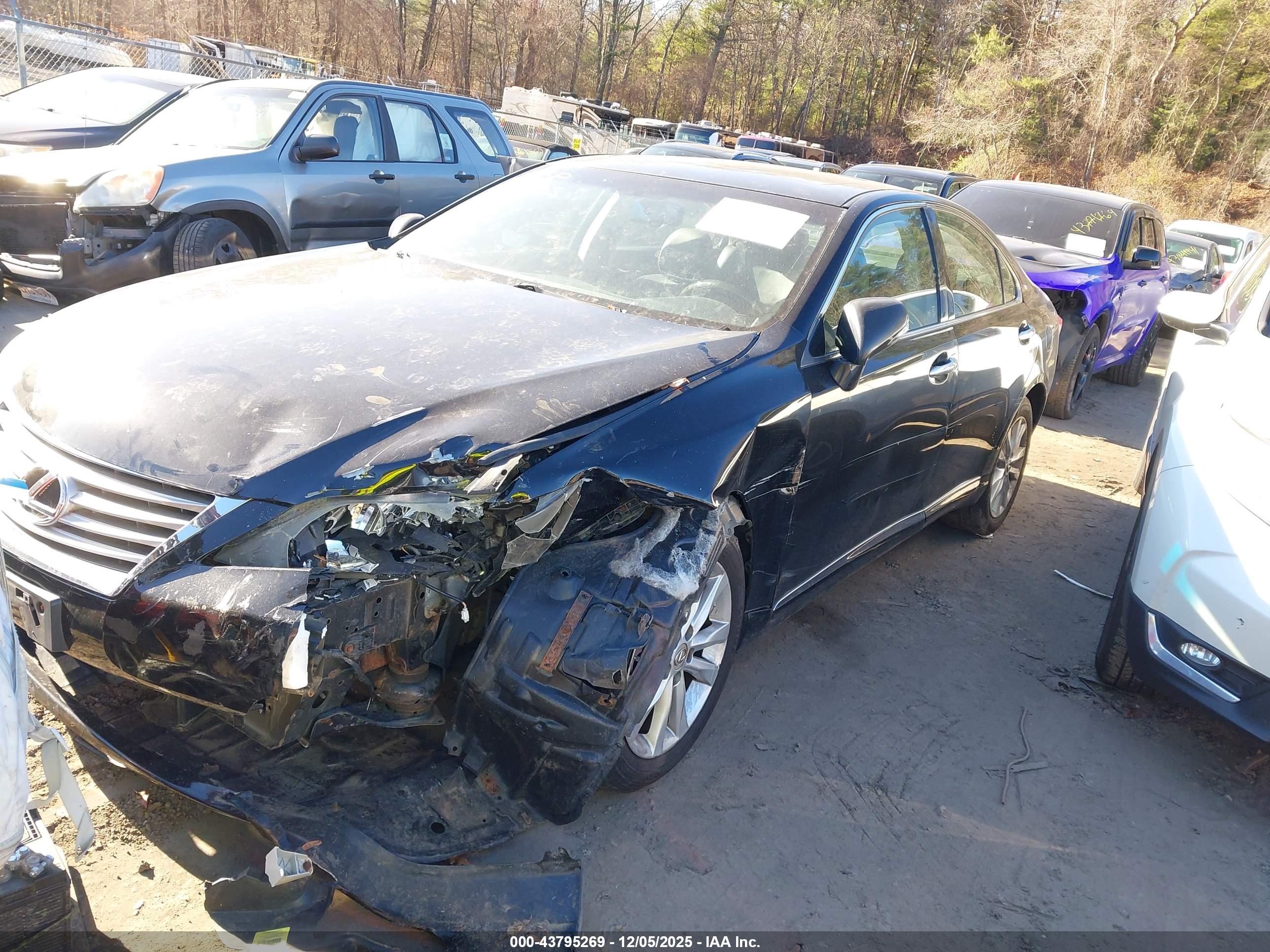 LEXUS ES image 2