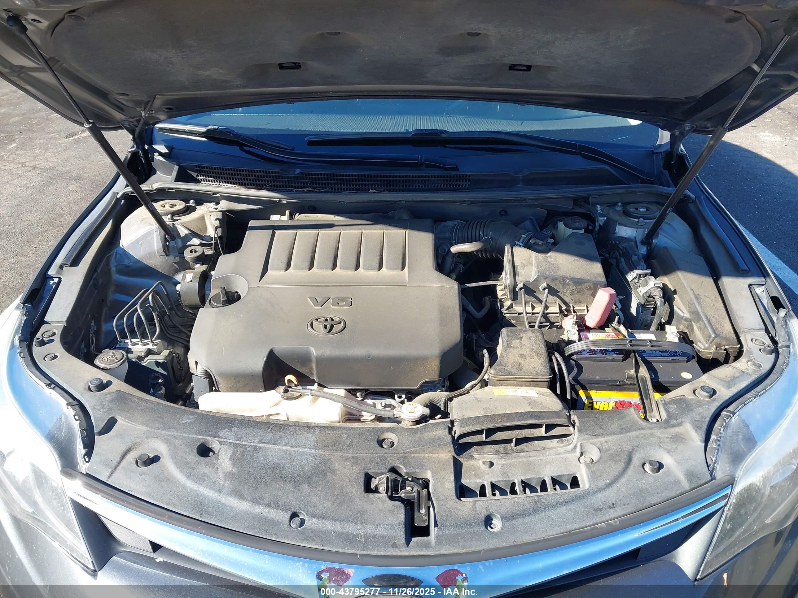 TOYOTA AVALON image 10