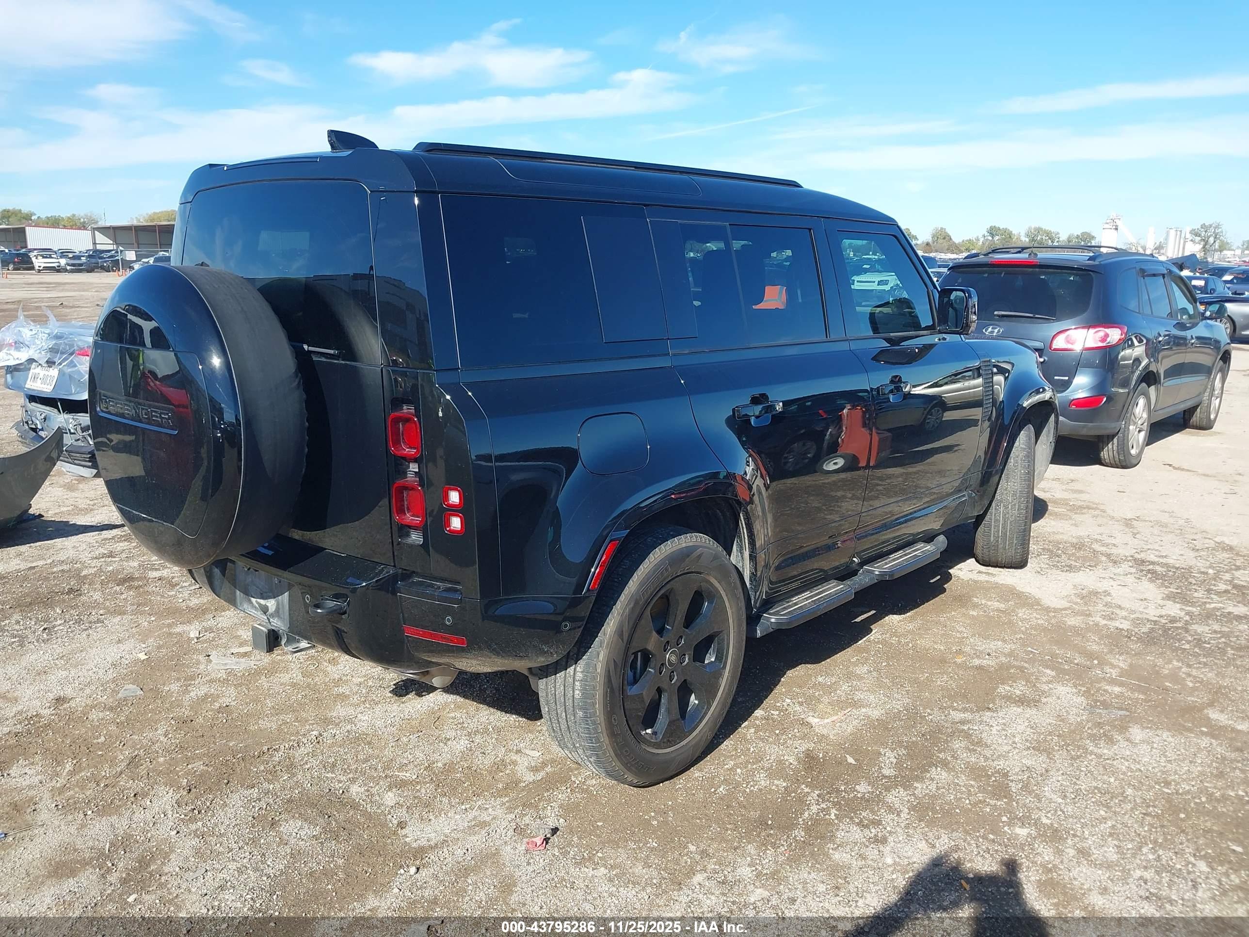 LAND ROVER image 4