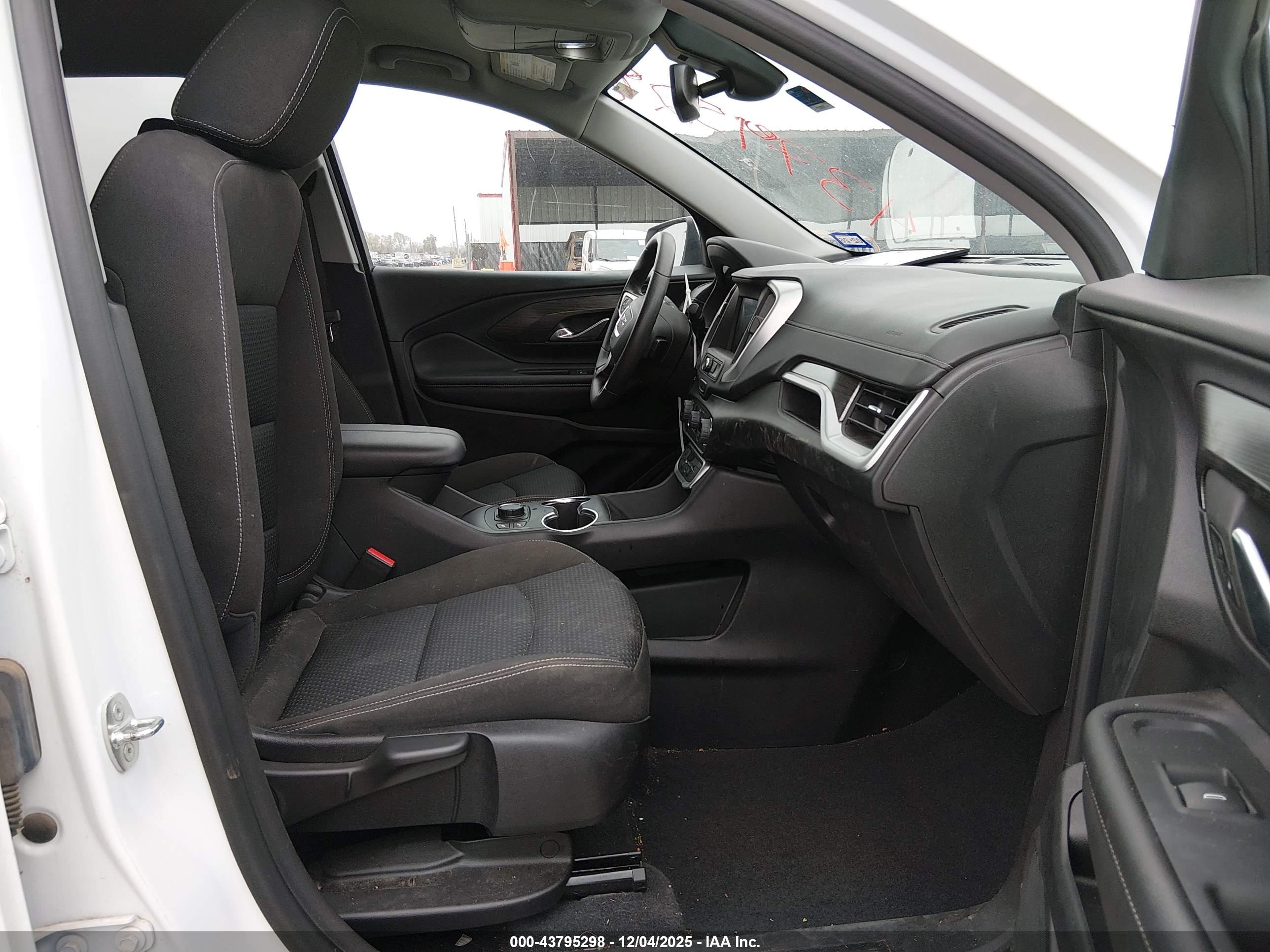 GMC TERRAIN image 5
