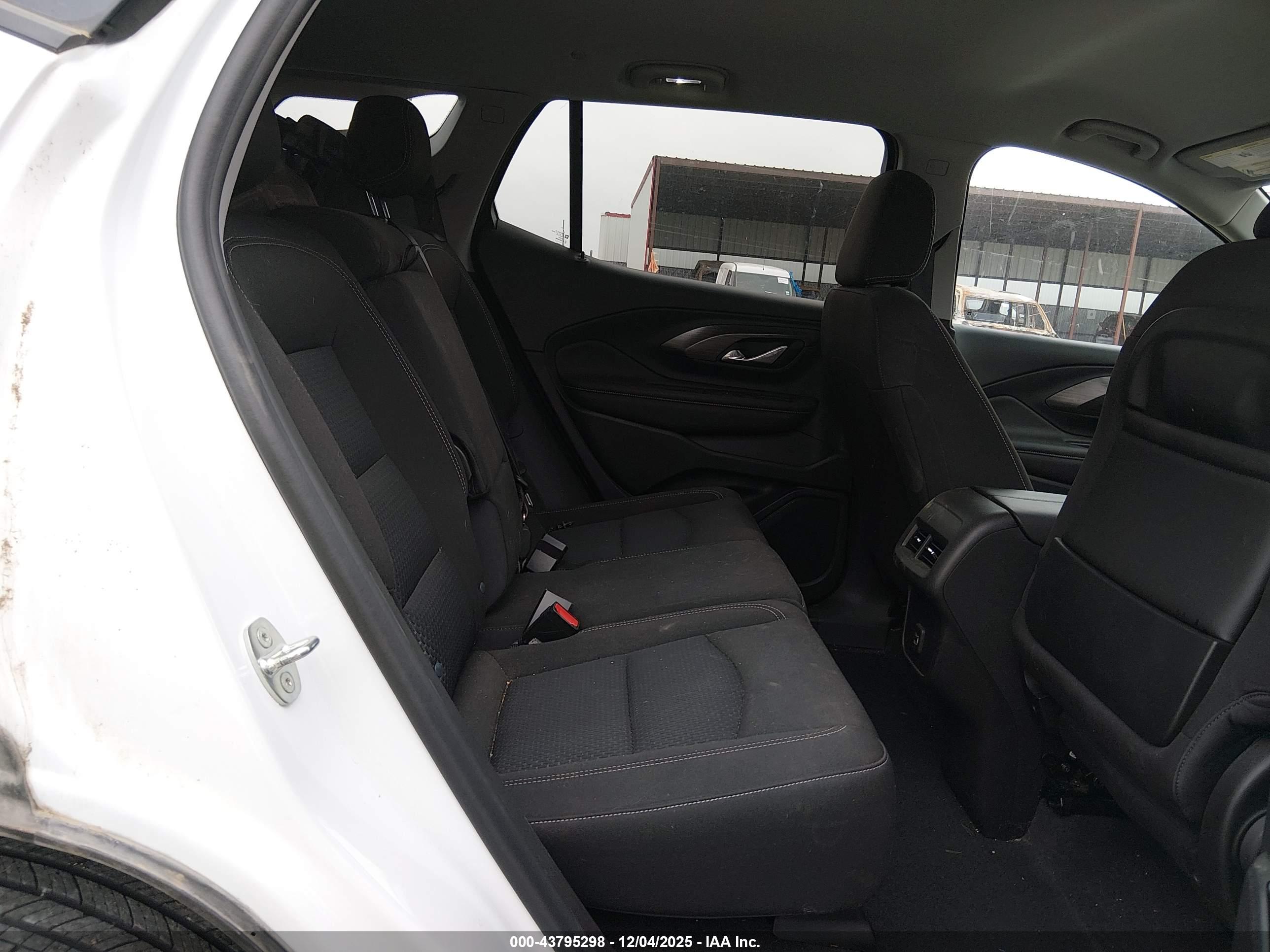 GMC TERRAIN image 8
