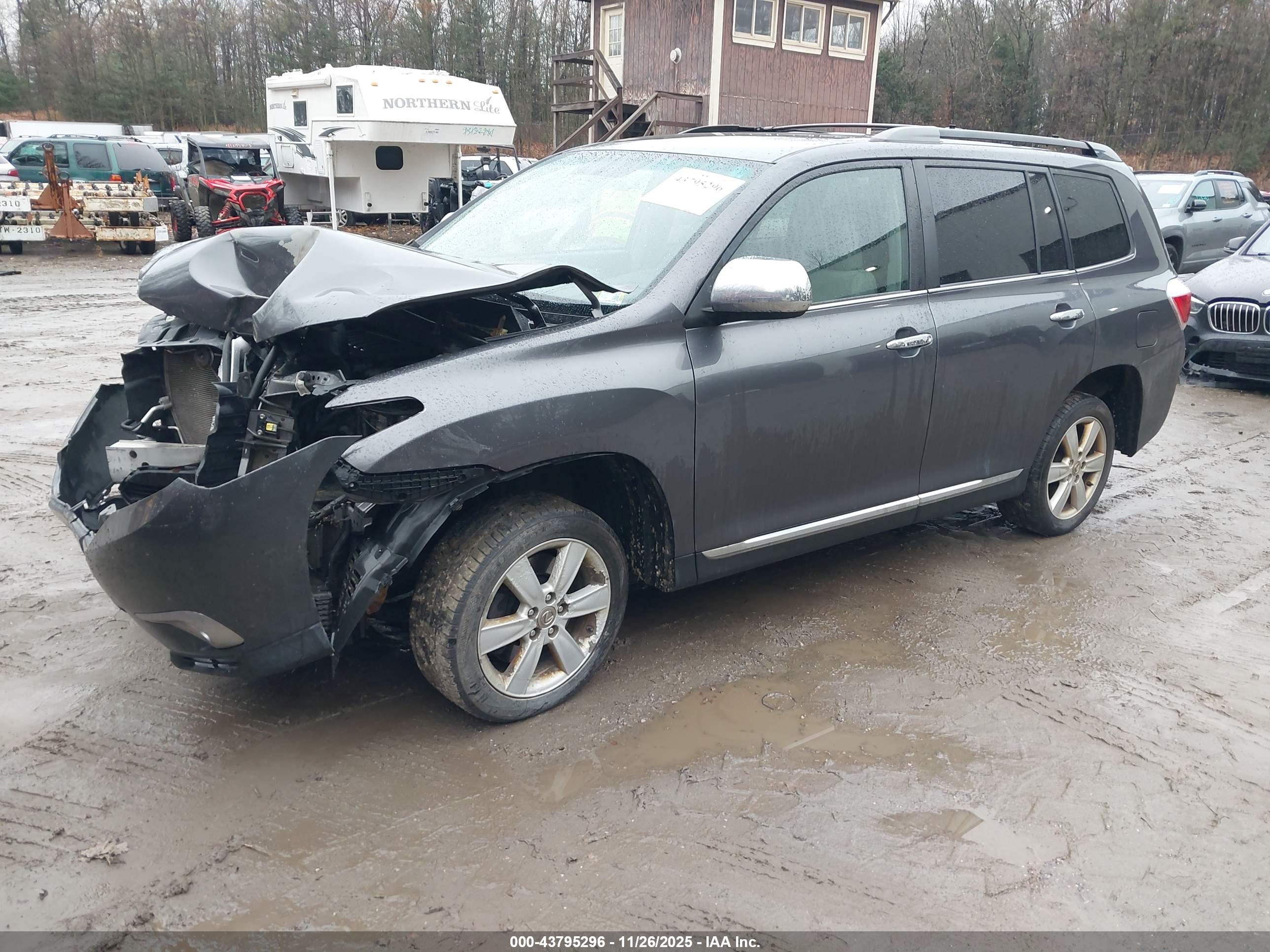 TOYOTA HIGHLANDER image 2