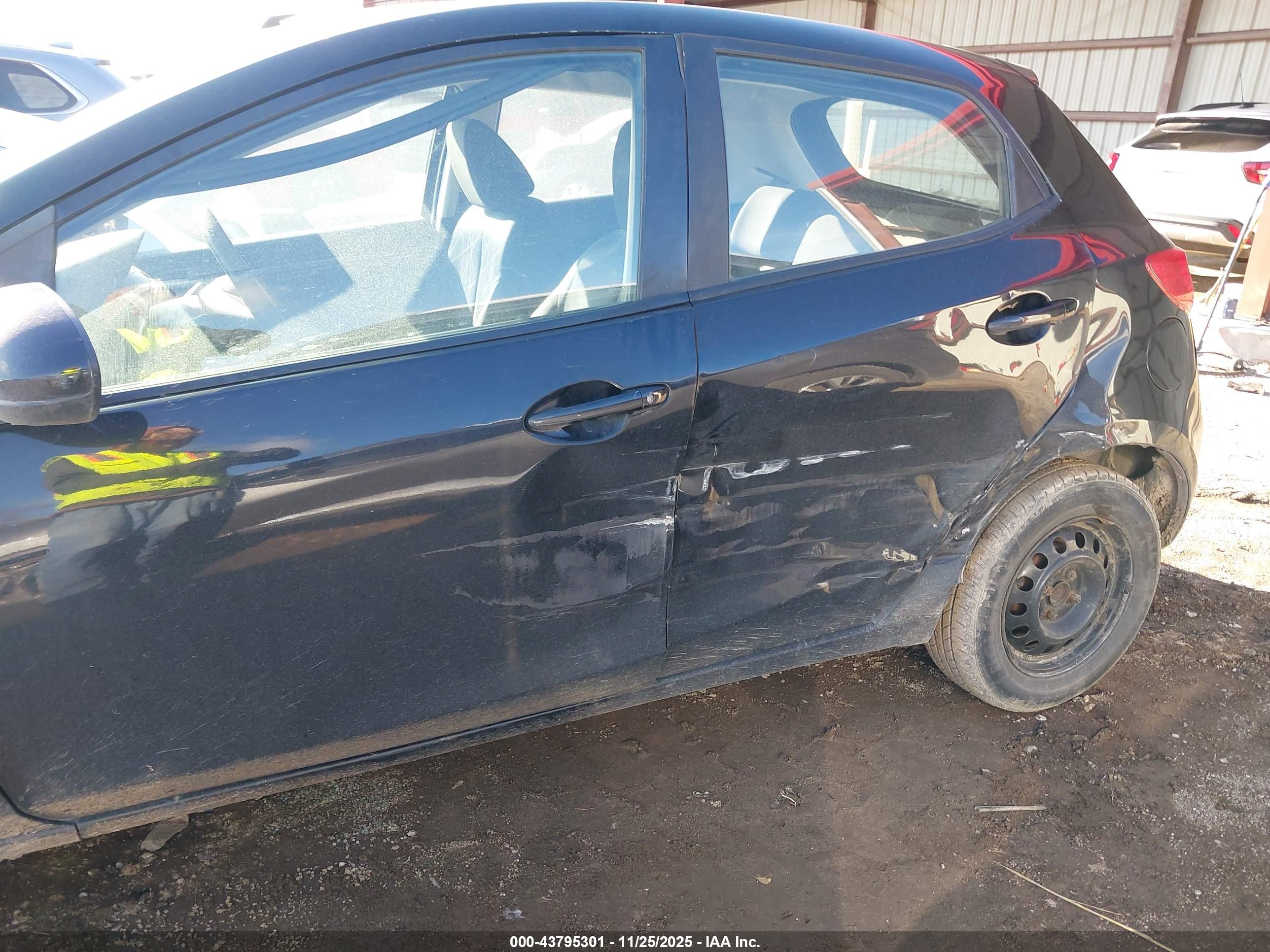 MAZDA MAZDA2 image 6