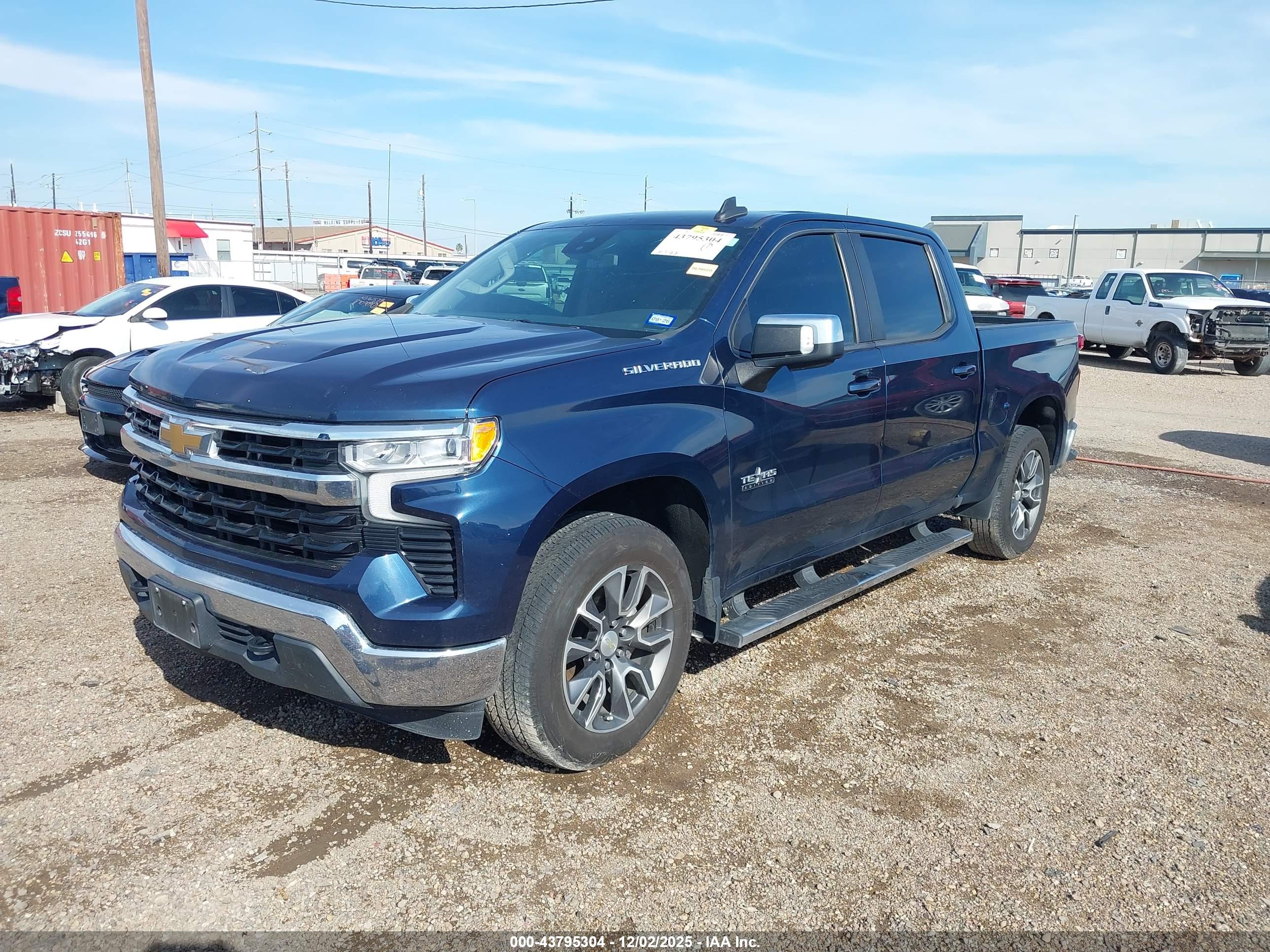 CHEVROLET SILVERADO image 2