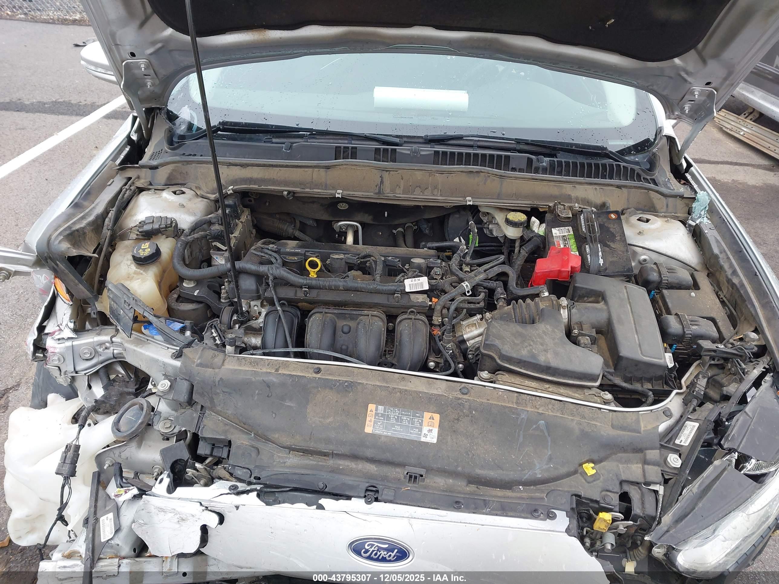 FORD FUSION image 10