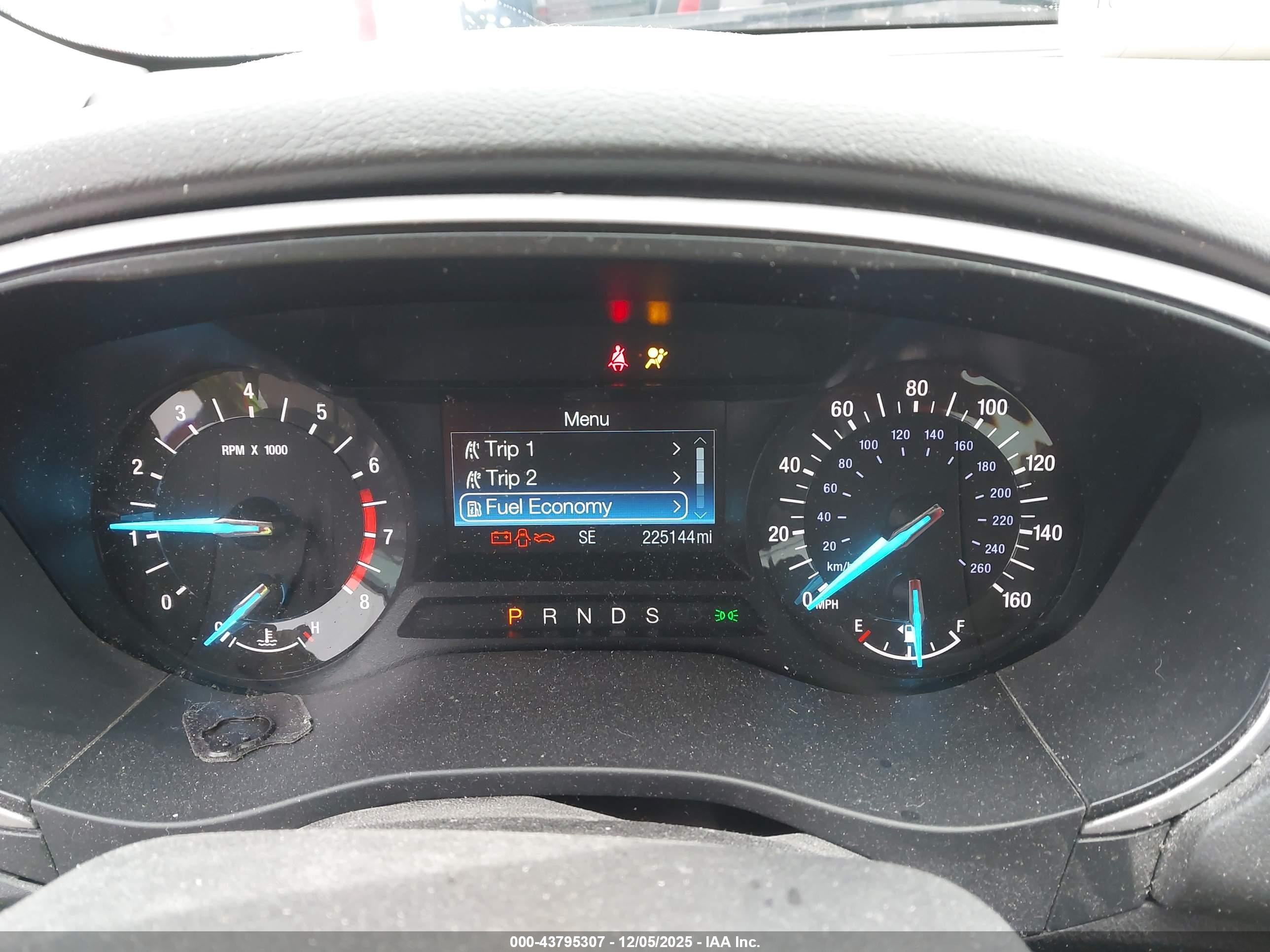 FORD FUSION image 7