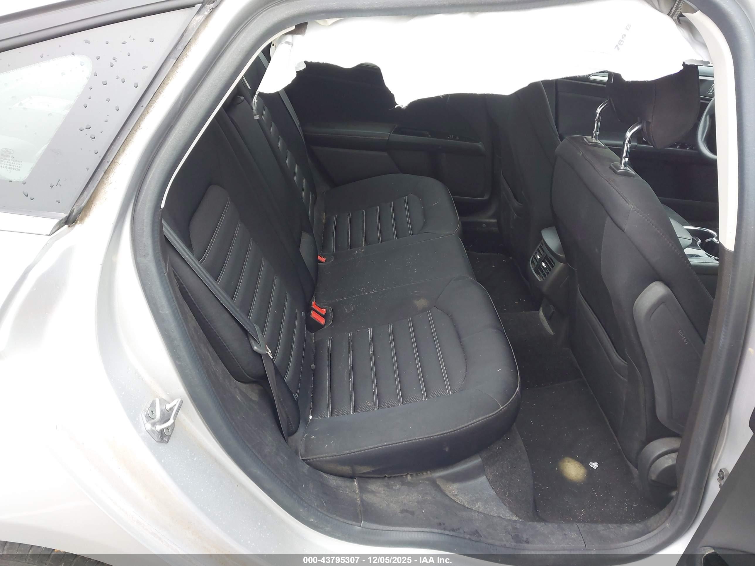 FORD FUSION image 8