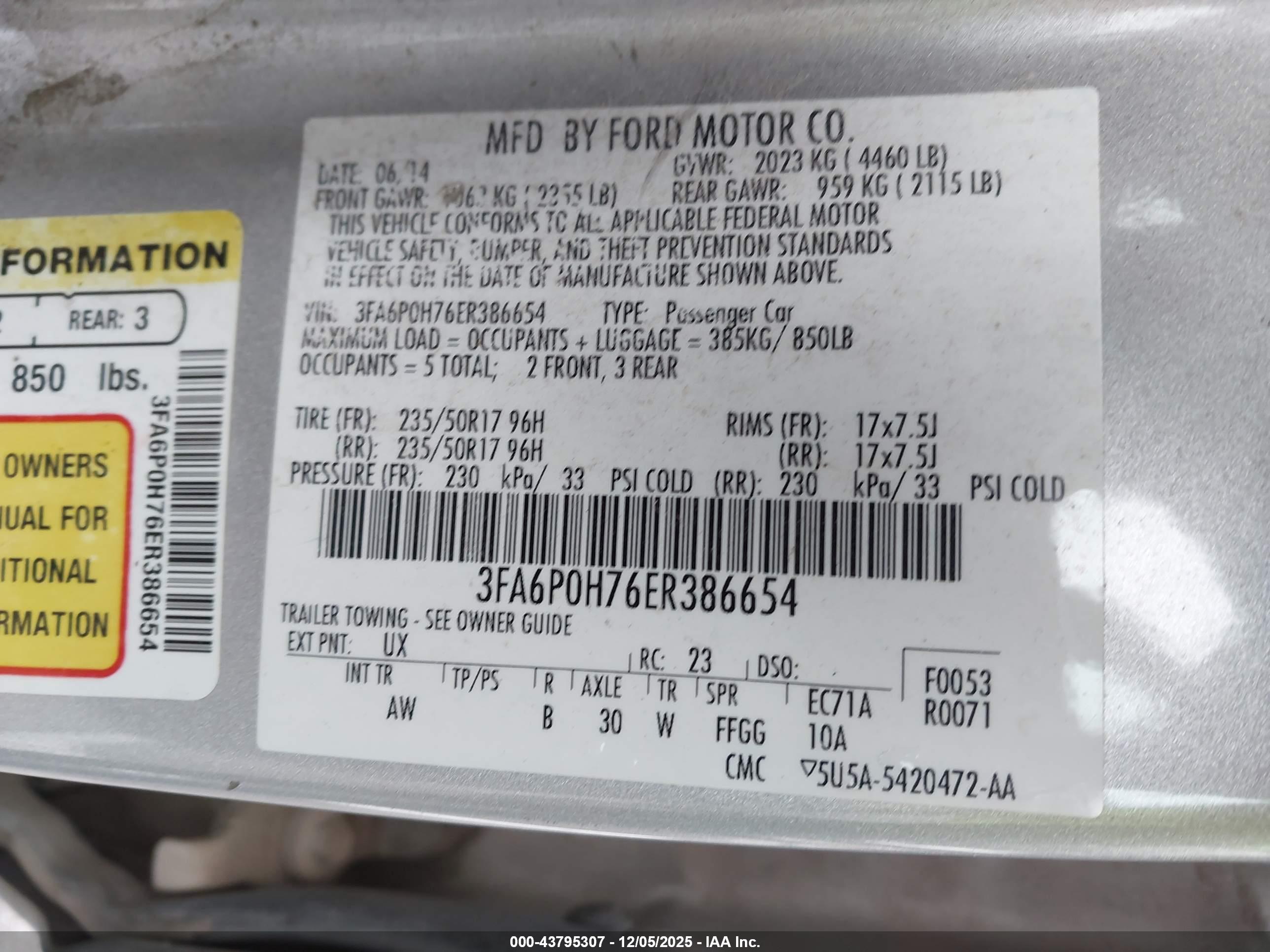 FORD FUSION image 9
