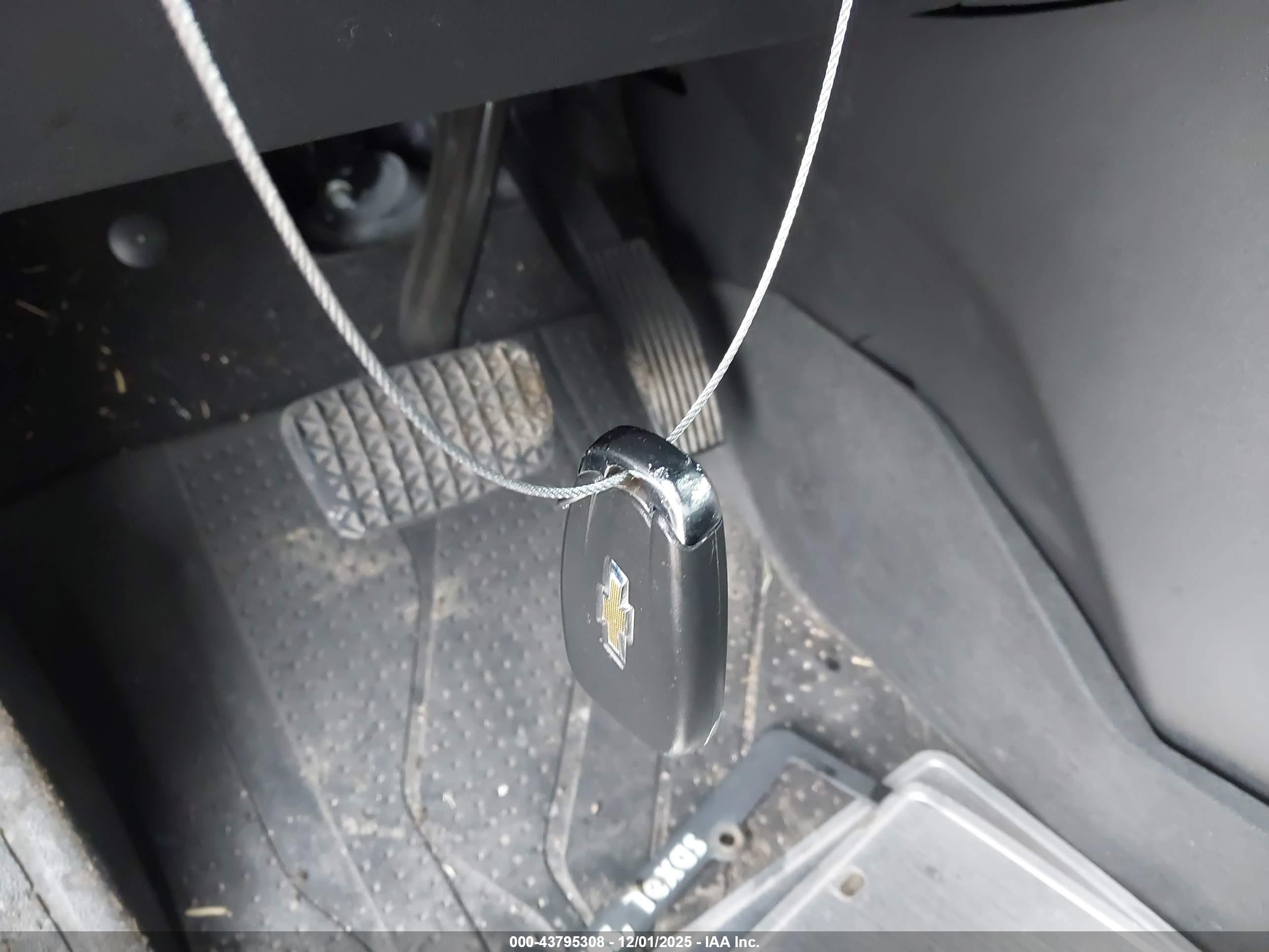 CHEVROLET EQUINOX image 11