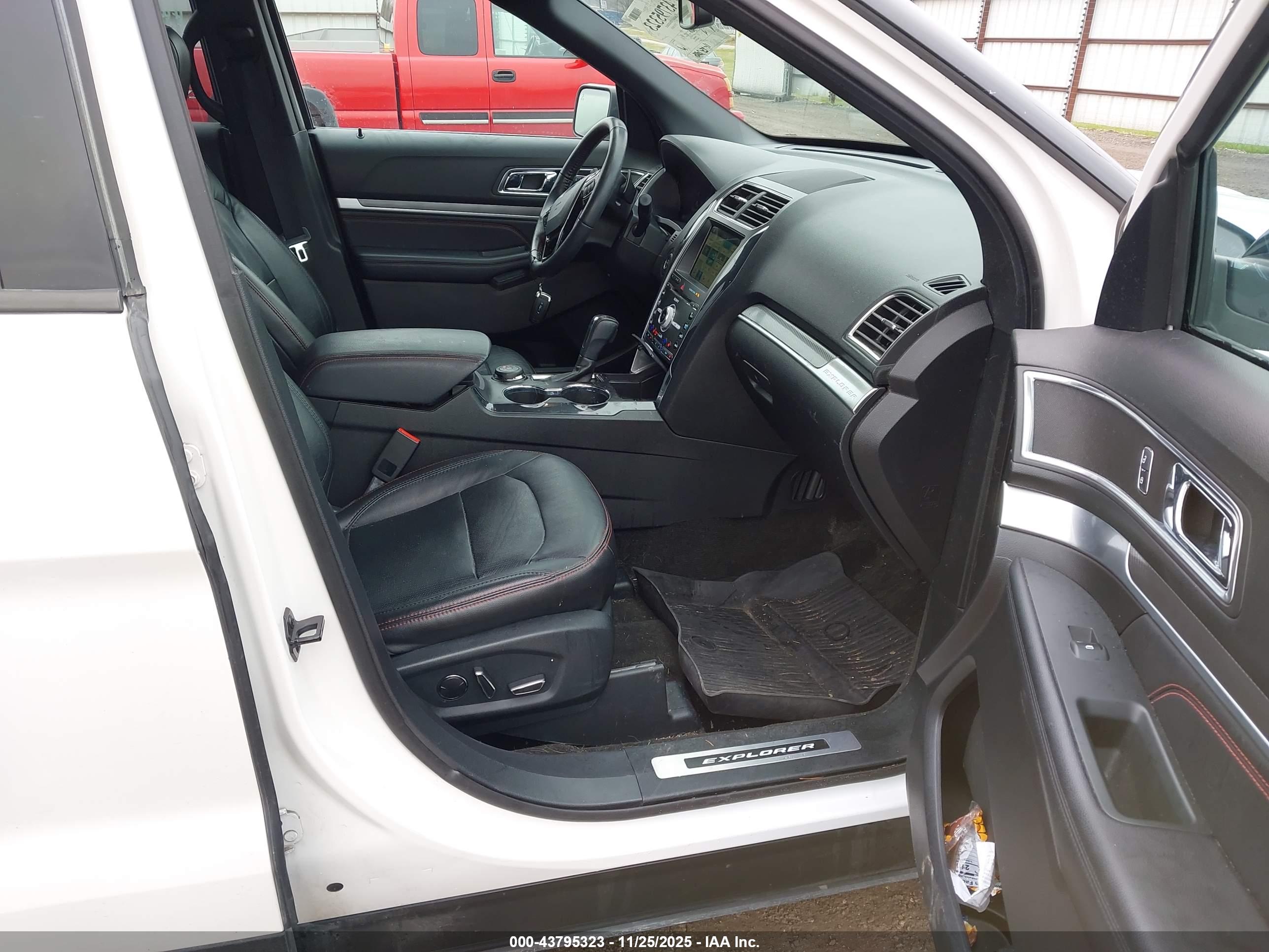 FORD EXPLORER image 5