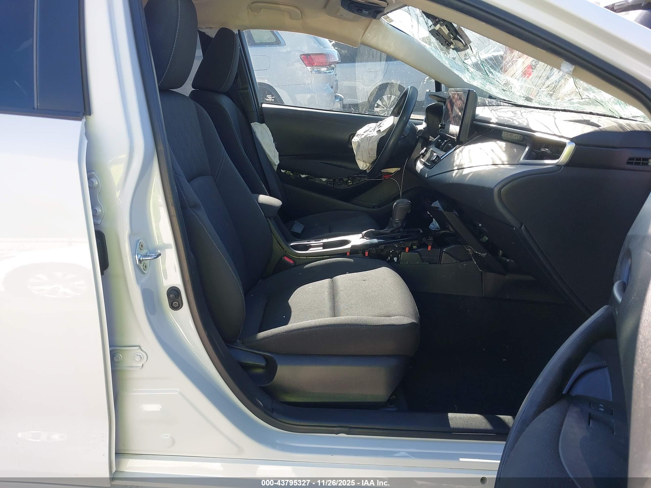 TOYOTA COROLLA image 5
