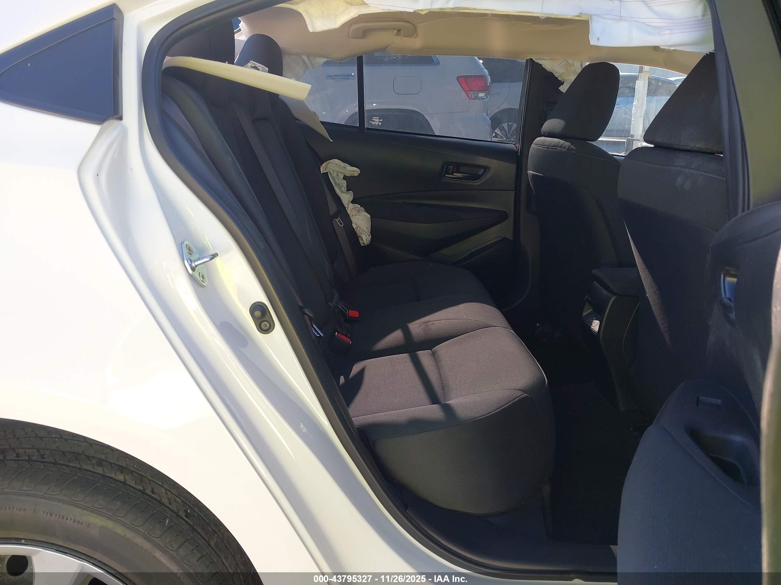 TOYOTA COROLLA image 8