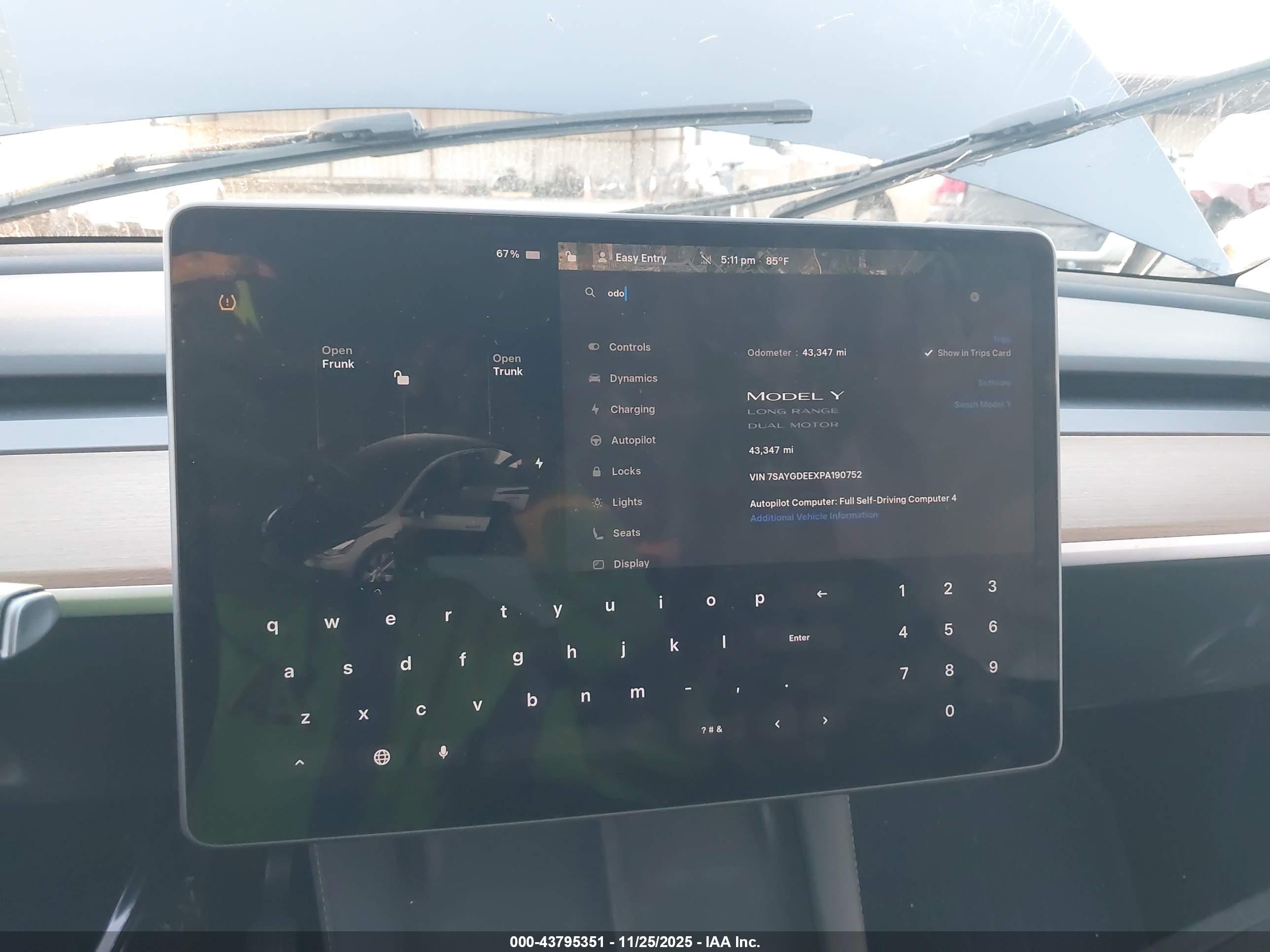 TESLA MODEL image 7