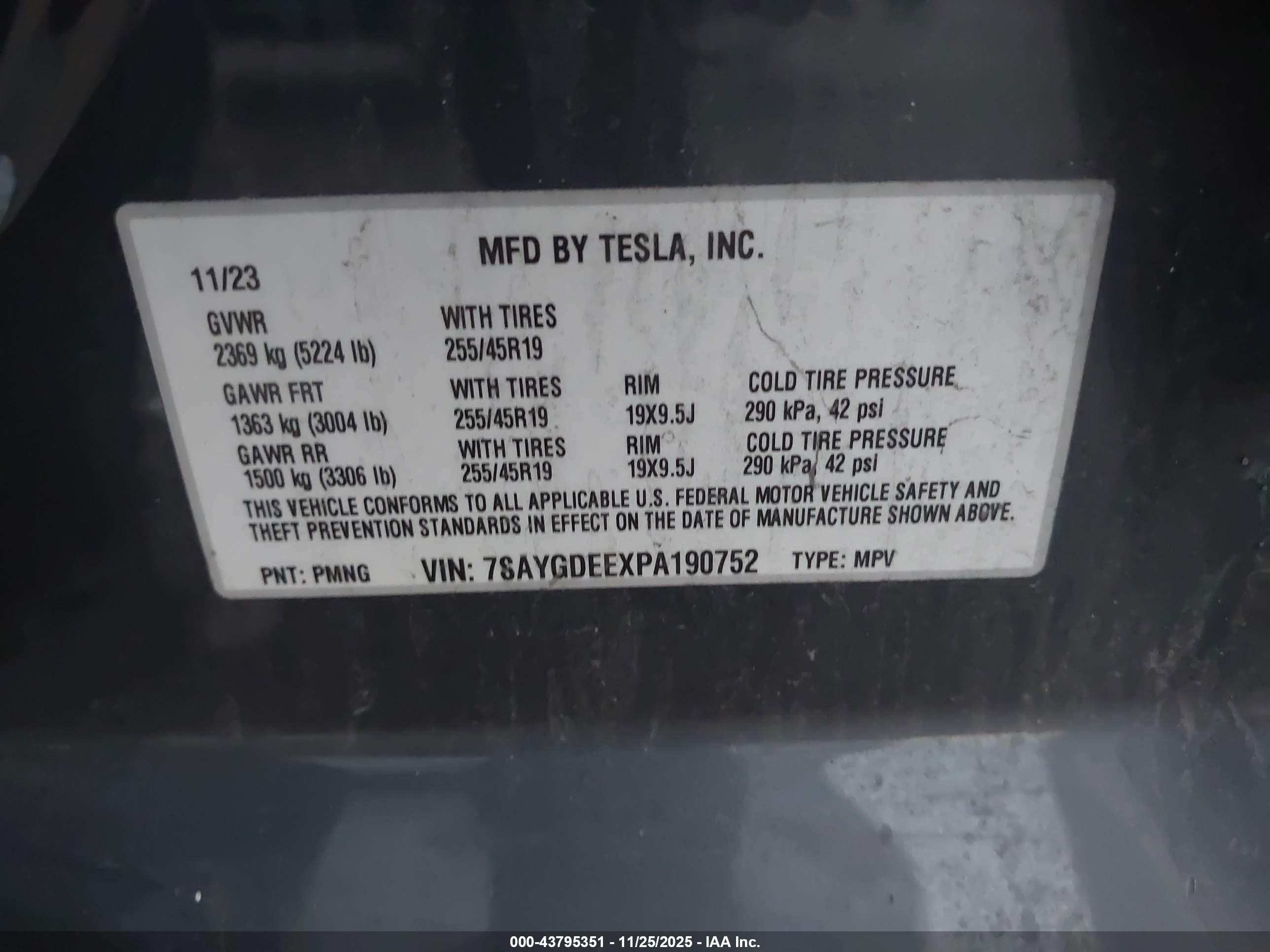 TESLA MODEL image 9