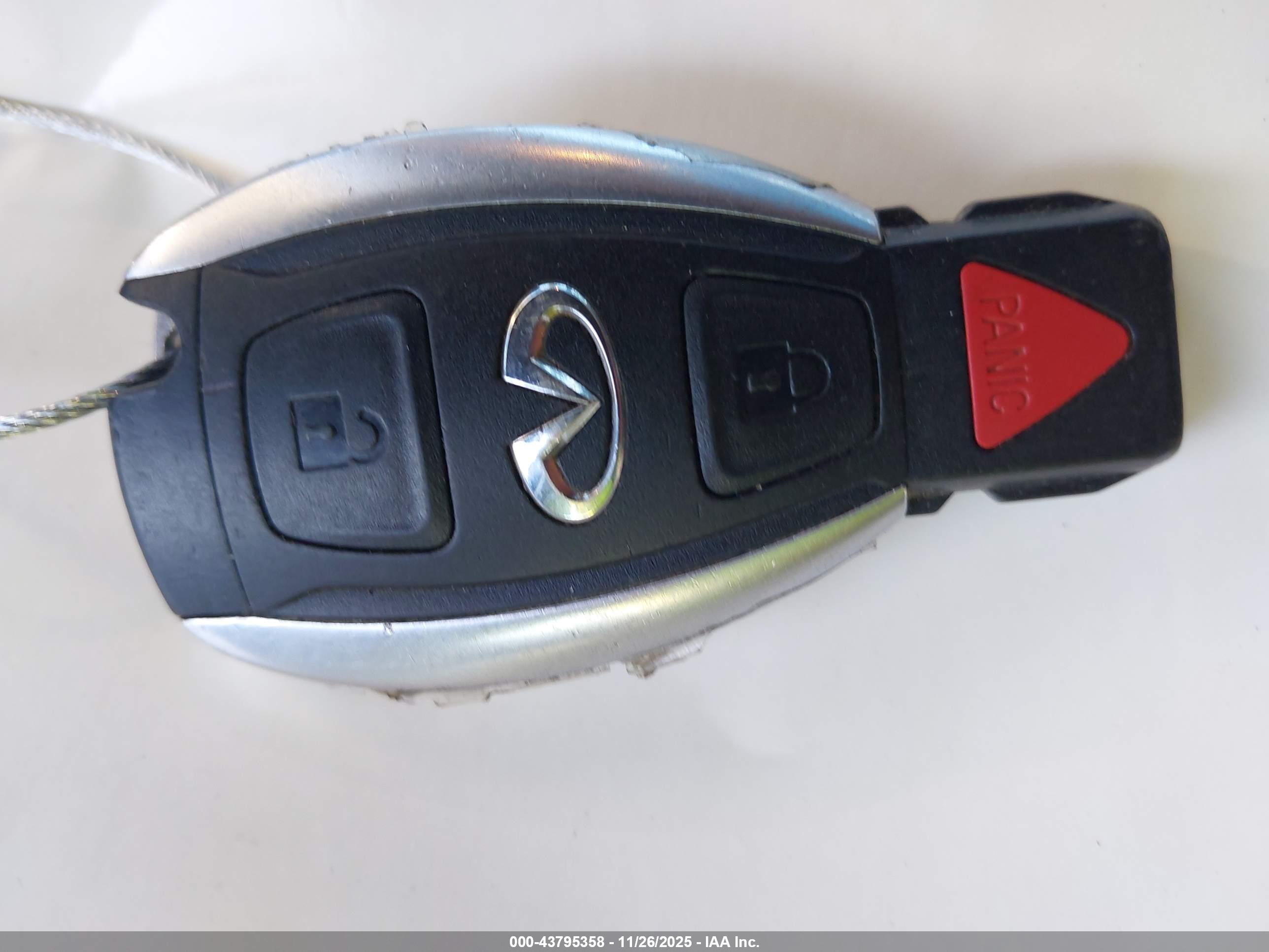 INFINITI QX30 image 11