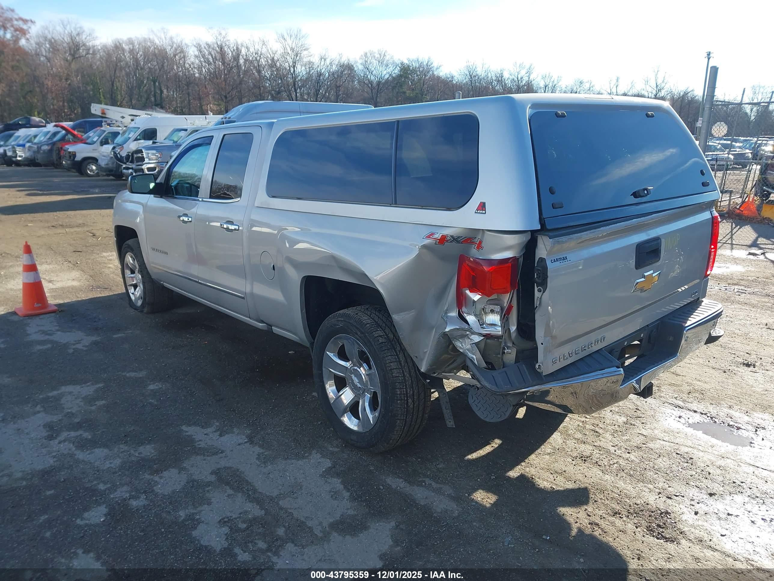 CHEVROLET SILVERADO image 3
